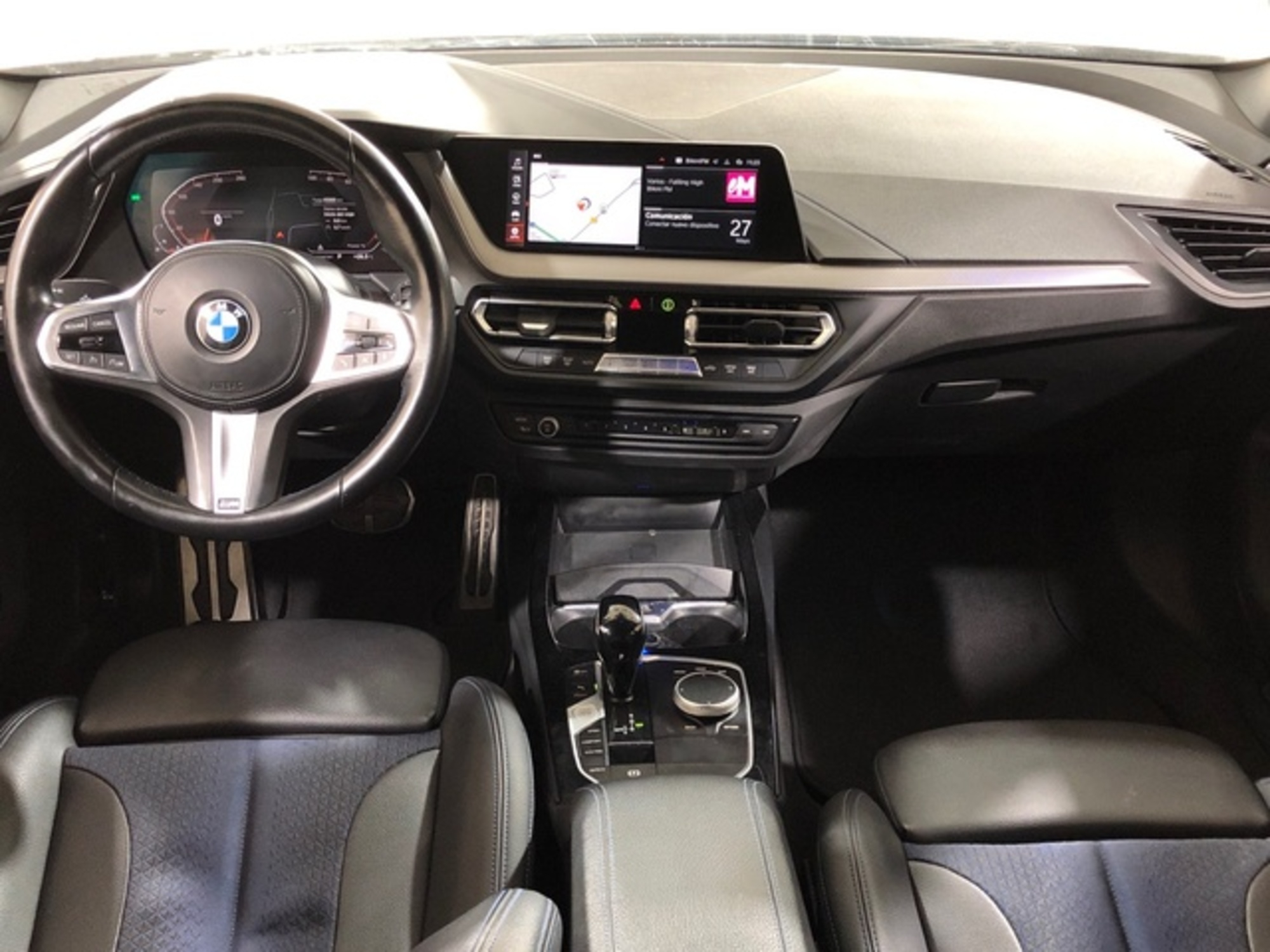 Renting BMW Serie 1 118i 103 kW (140 CV) 3 3