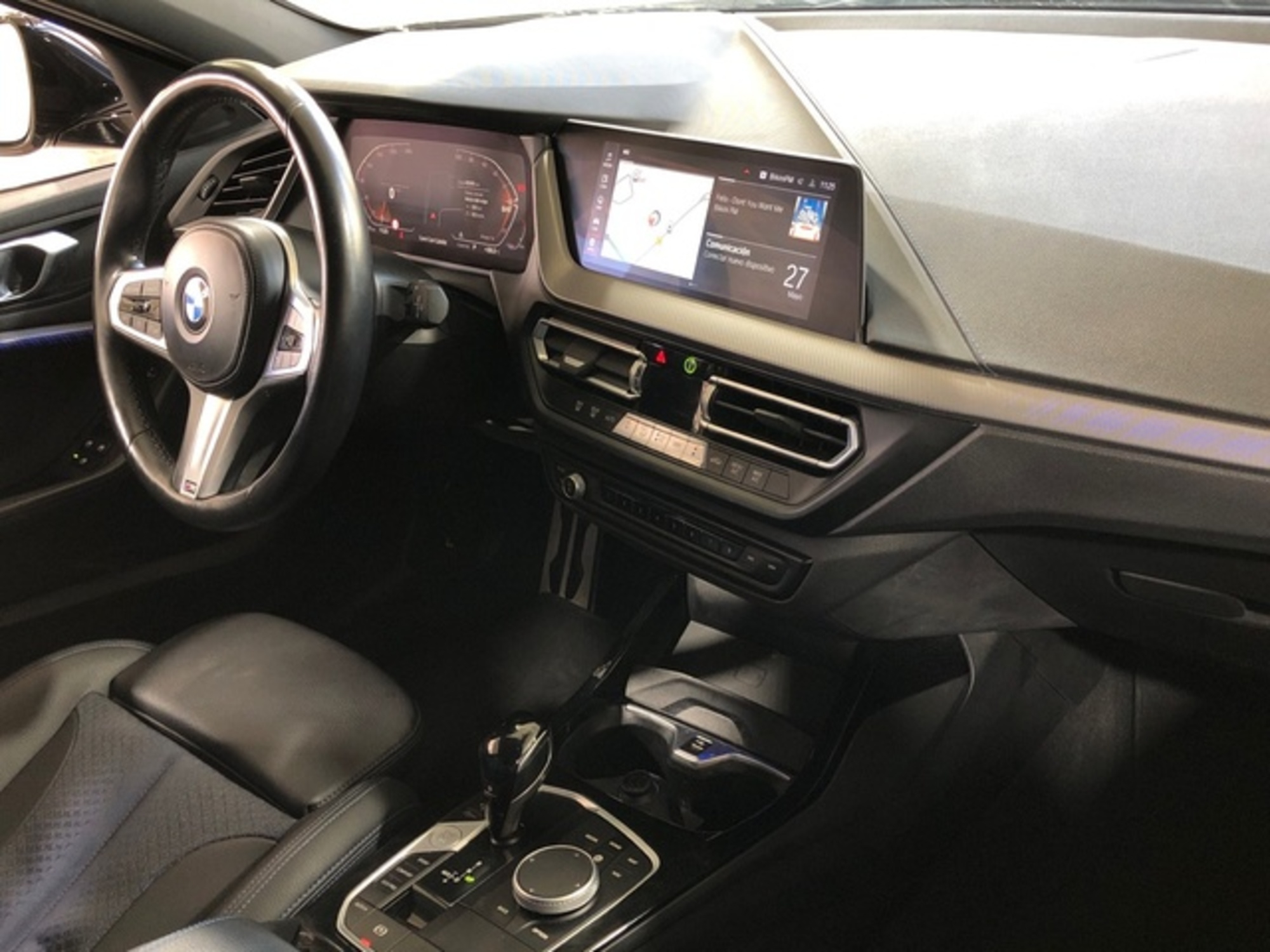 Renting BMW Serie 1 118i 103 kW (140 CV) 3 3
