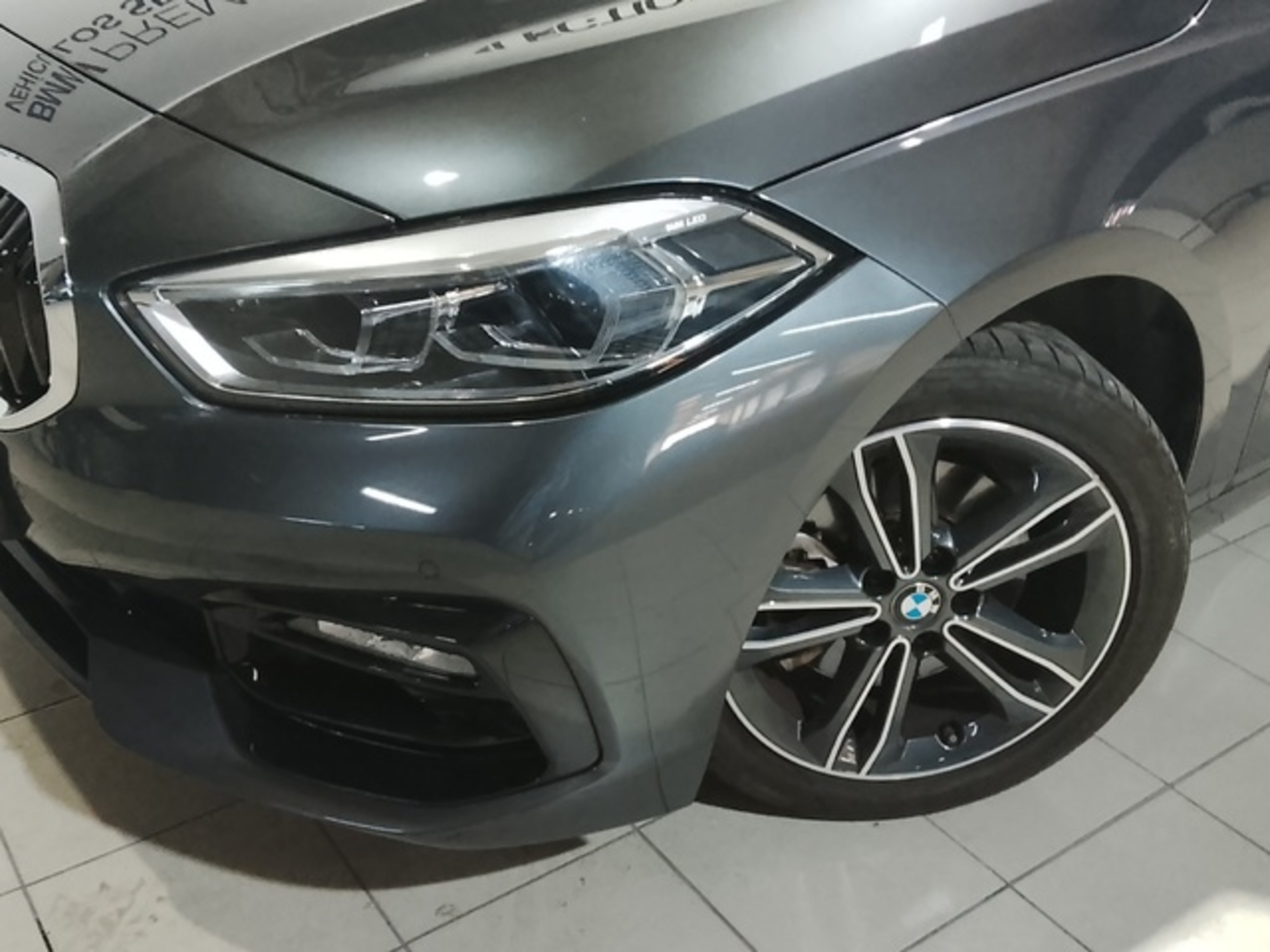 Renting BMW Serie 1 118i 103 kW (140 CV) 6 6