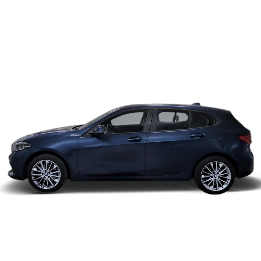Renting BMW Serie 1 118i 103 kW (140 CV) 7