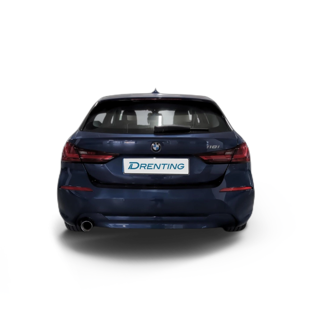 Renting BMW Serie 1 118i 103 kW (140 CV) 7 1