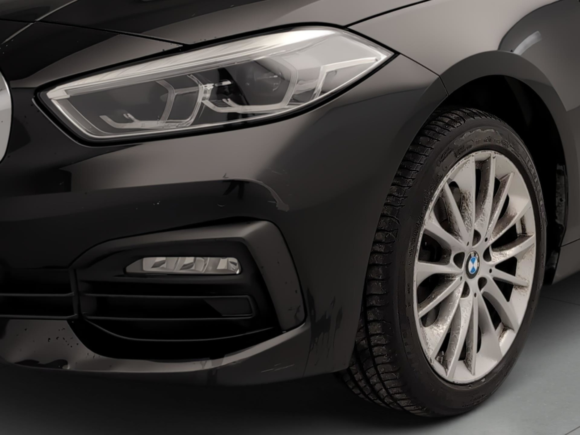 Renting BMW Serie 1 118i 103 kW (140 CV) 7 14