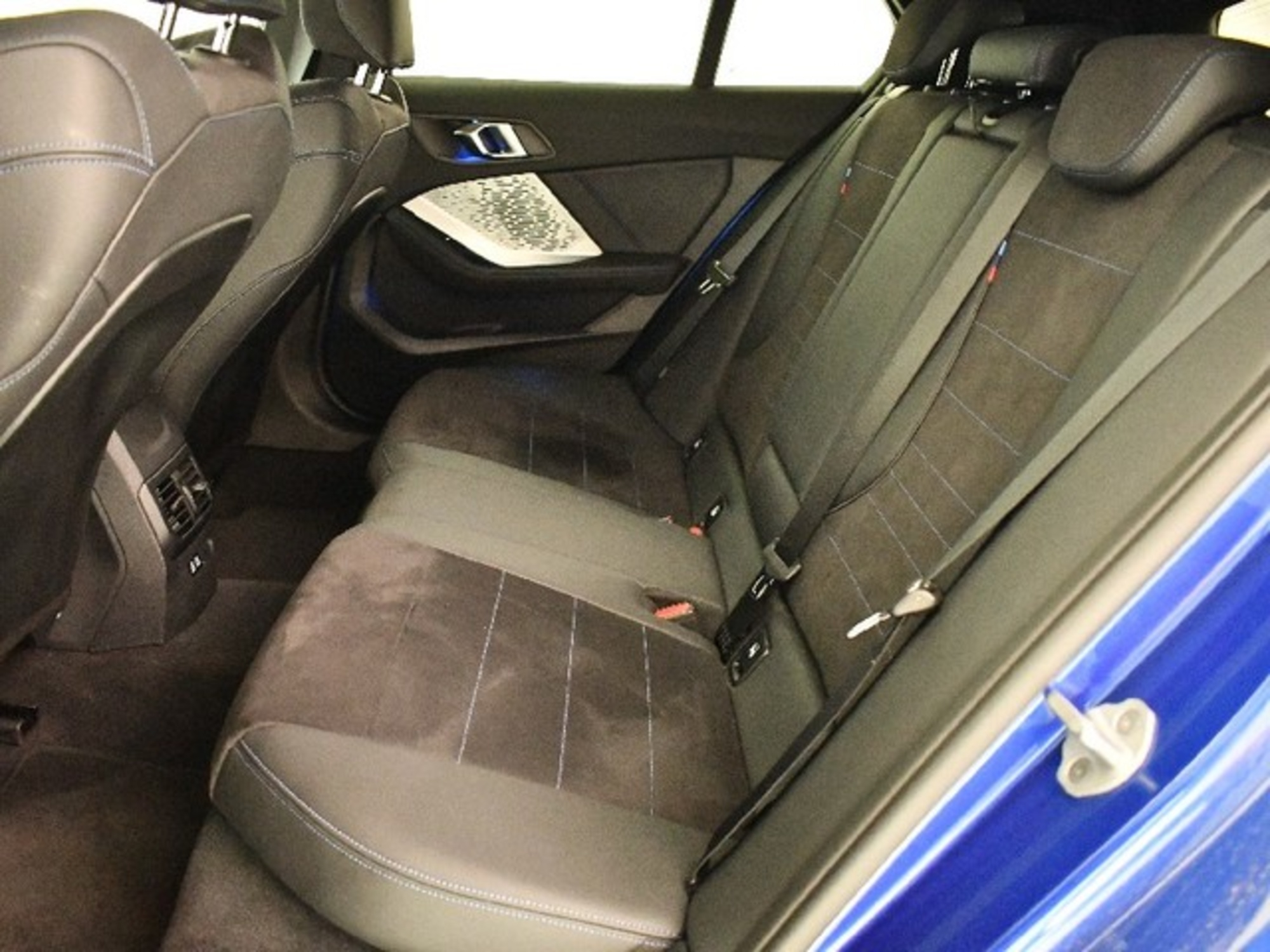 Renting BMW Serie 1 120d 120 kW (163 CV) 10 44