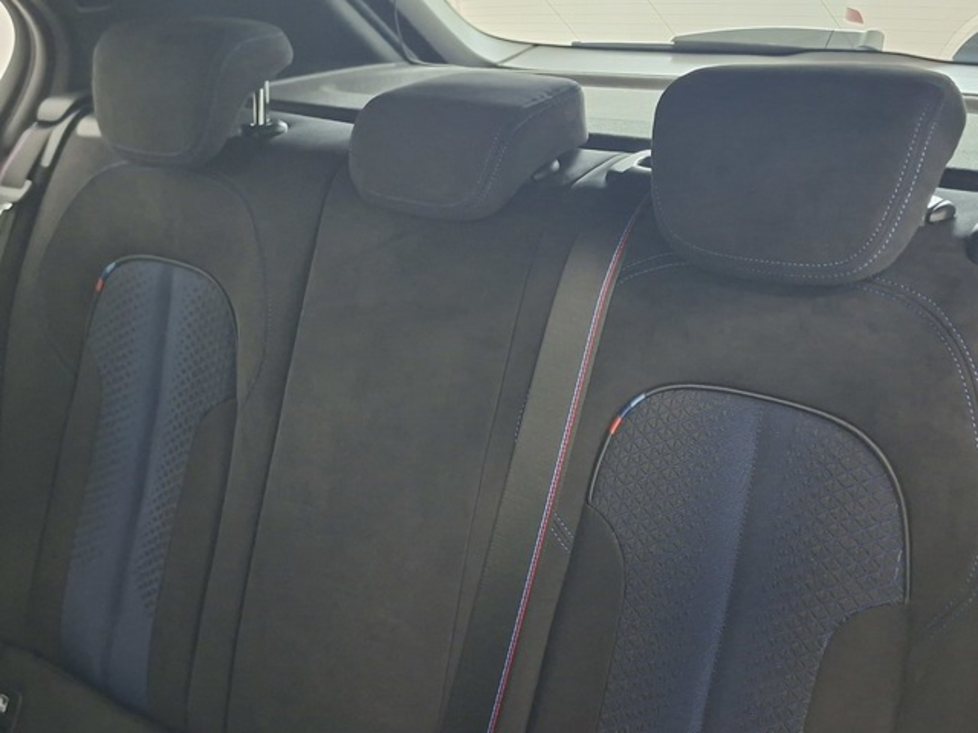 Renting BMW Serie 1 120i 131 kW (178 CV) 1