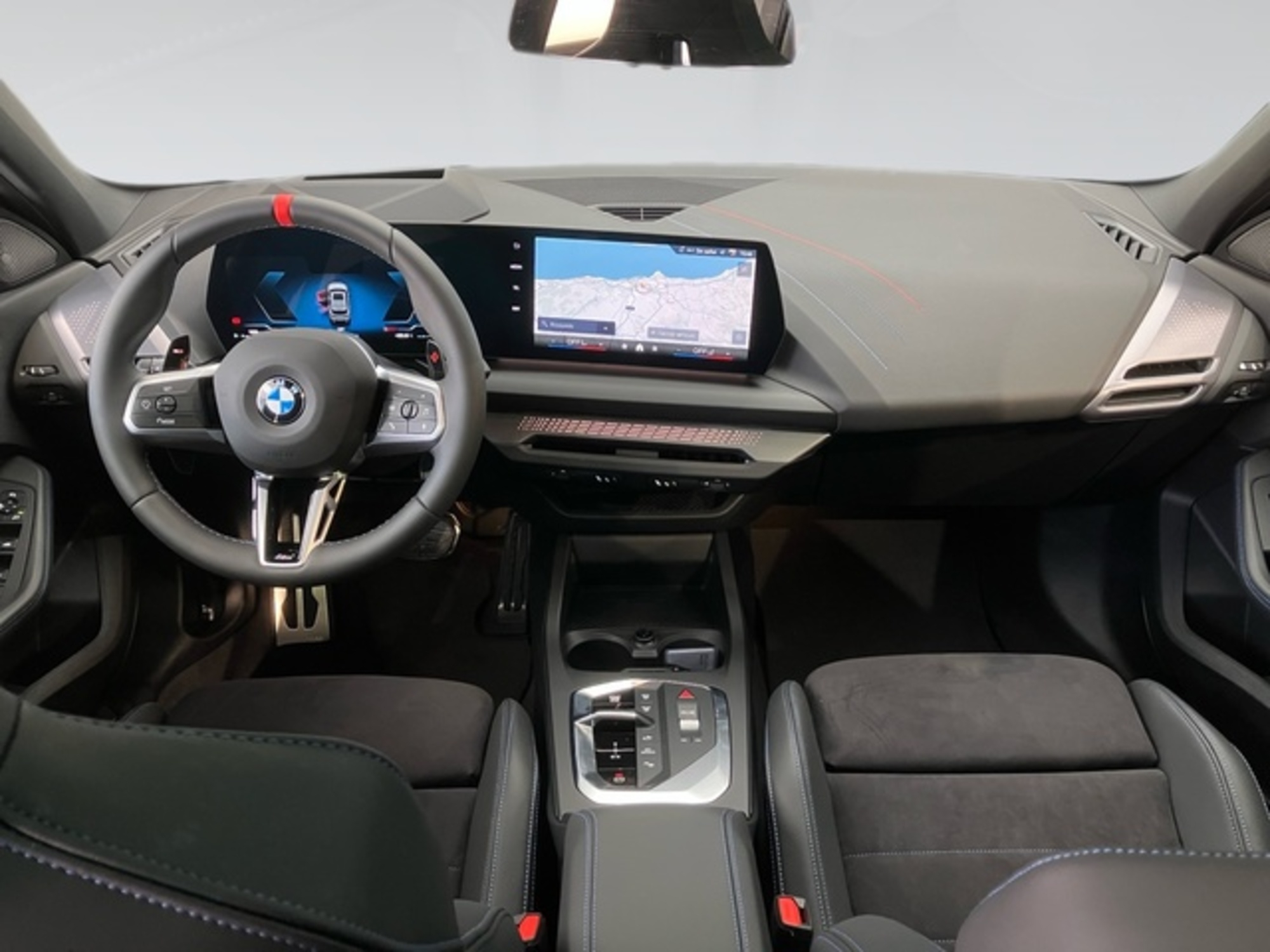 Renting BMW Serie 1 M135i xDrive 221 kW (300 CV) 6 1