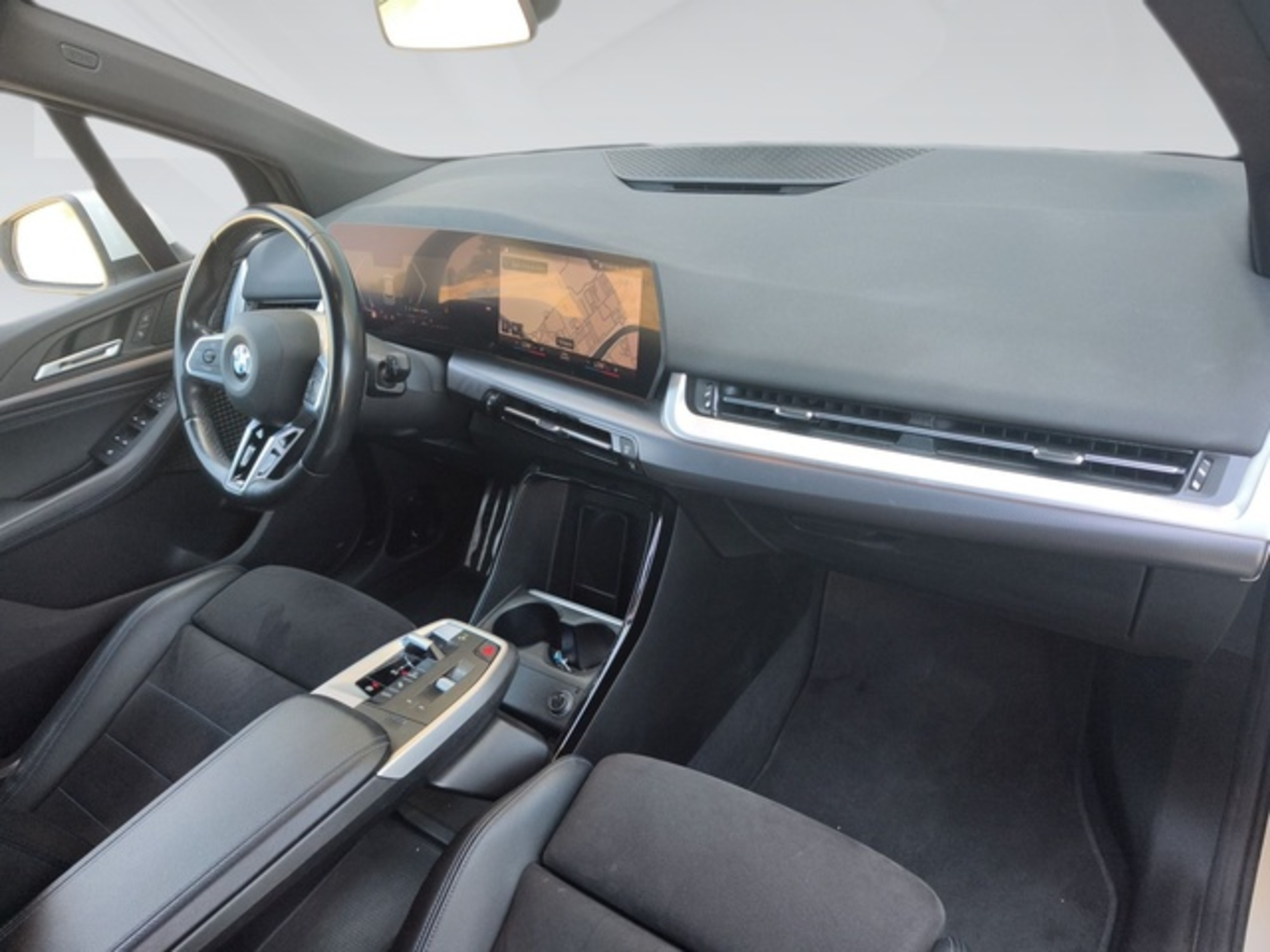 Renting BMW Serie 2 218d Active Tourer 110 kW (150 CV) 1 2