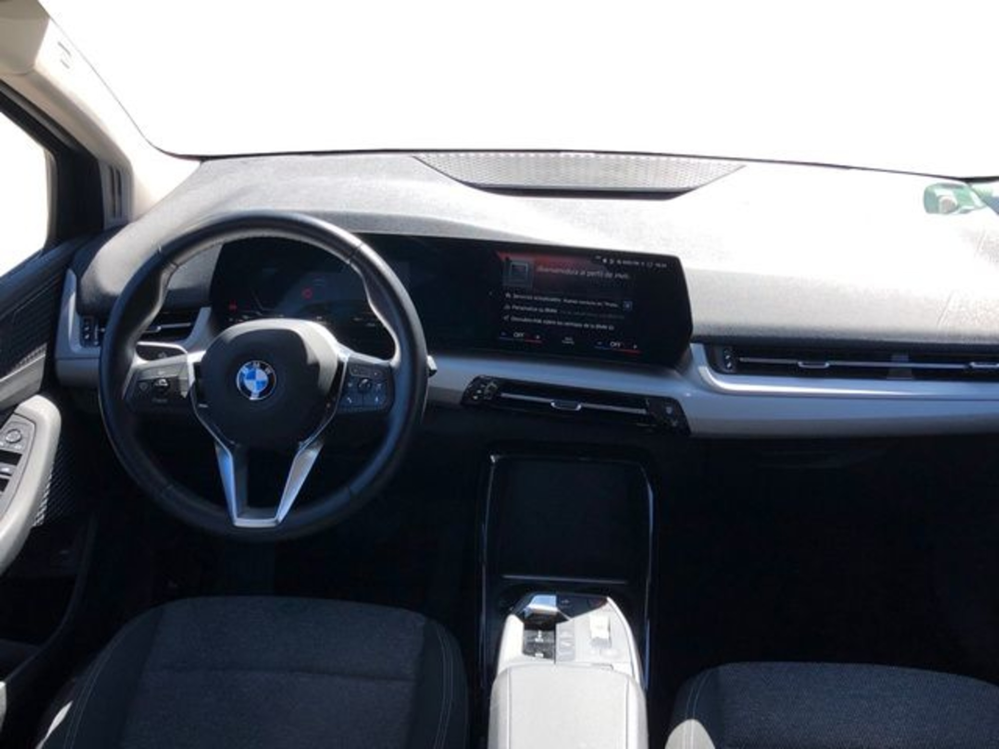Renting BMW Serie 2 218d Active Tourer 110 kW (150 CV) 10 6