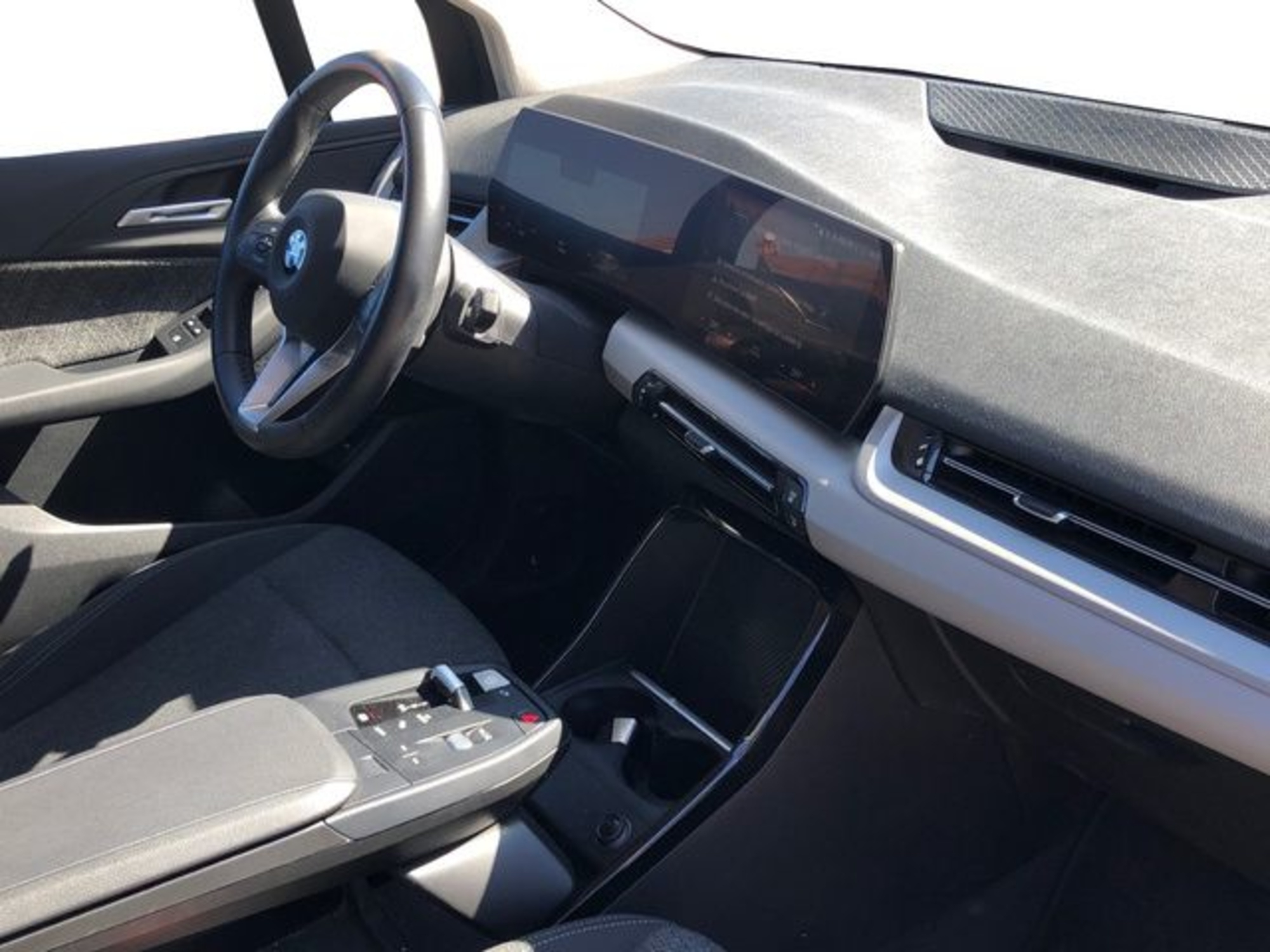 Renting BMW Serie 2 218d Active Tourer 110 kW (150 CV) 10 6