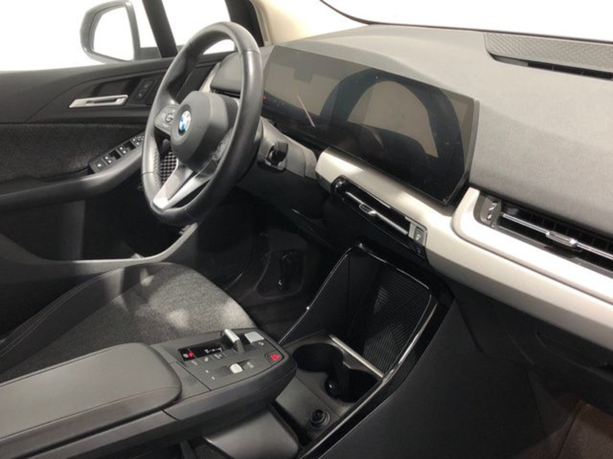 Renting BMW Serie 2 218d Active Tourer 110 kW (150 CV) 4 2