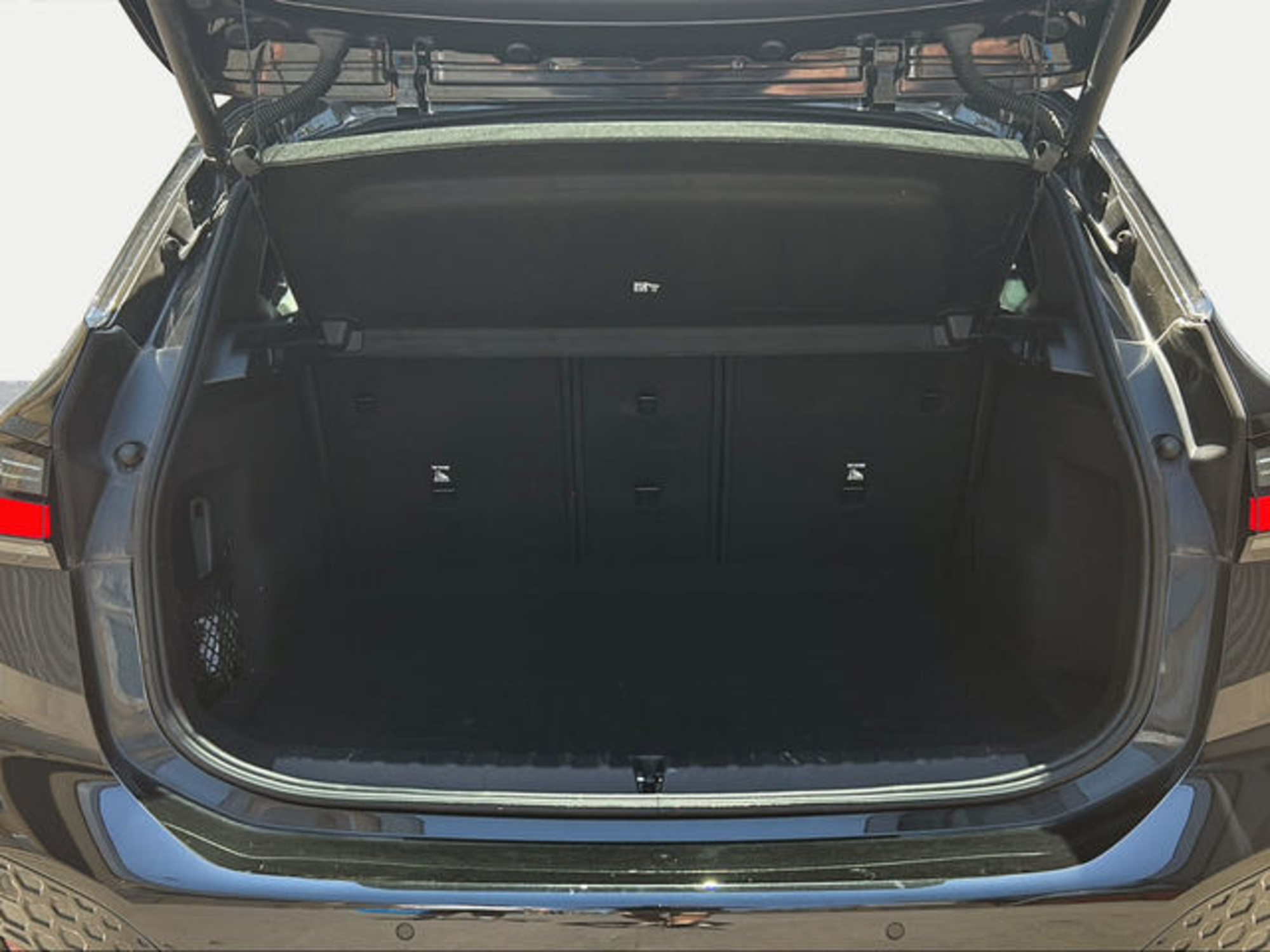 Renting BMW Serie 2 218d Active Tourer 110 kW (150 CV) 4 3