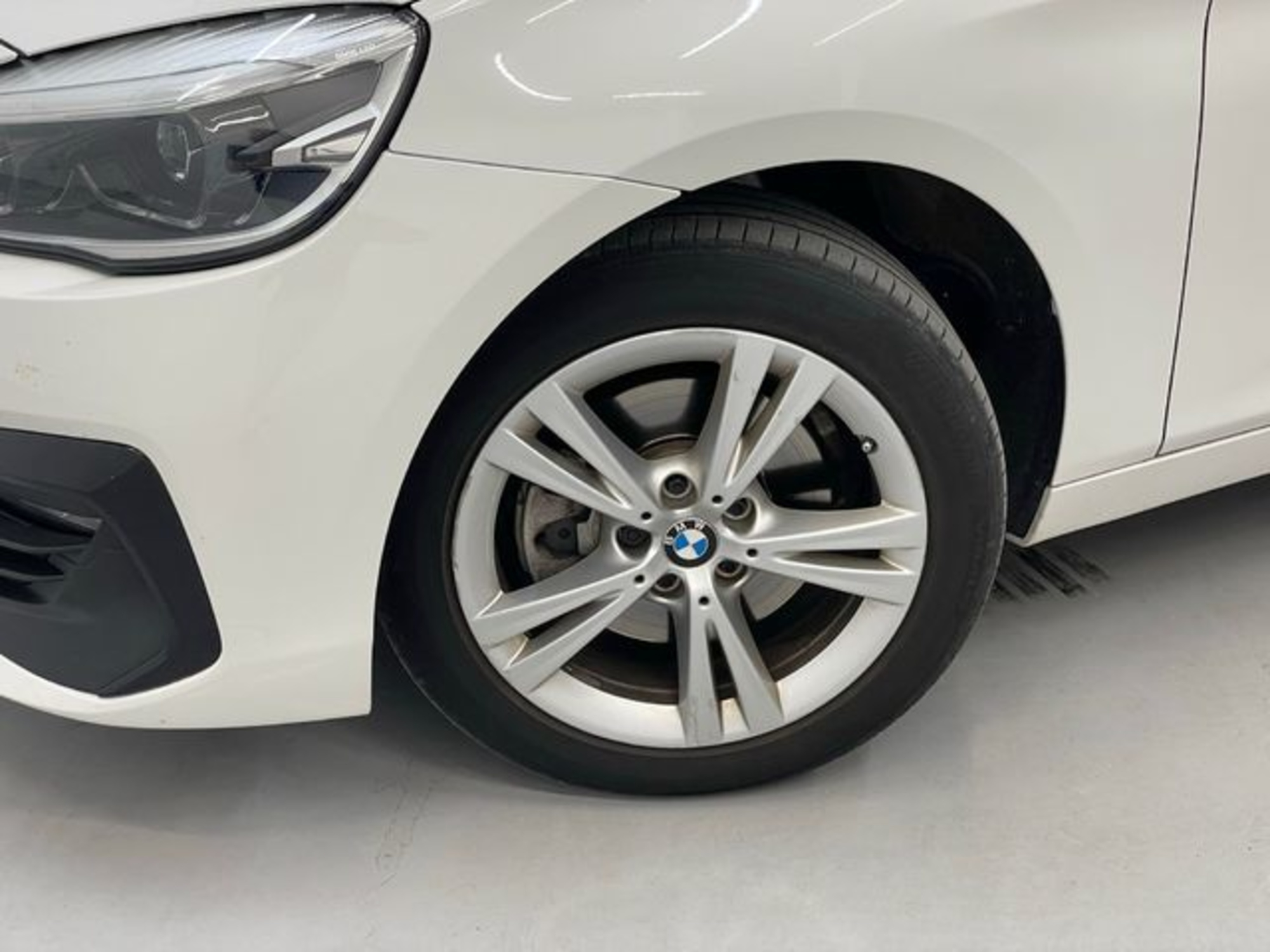 Renting BMW Serie 2 218d Active Tourer Business 110 kW (150 CV) 1