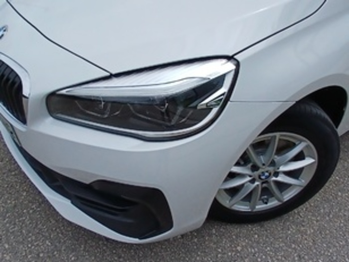 Renting BMW Serie 2 218d Active Tourer Business 110 kW (150 CV)