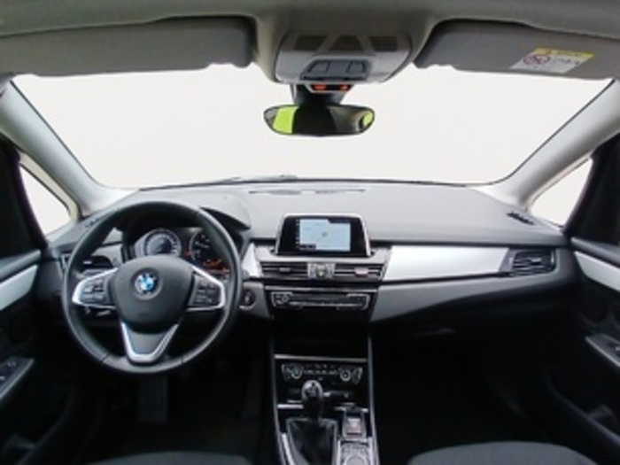 Renting BMW Serie 2 218d Active Tourer Business 110 kW (150 CV)