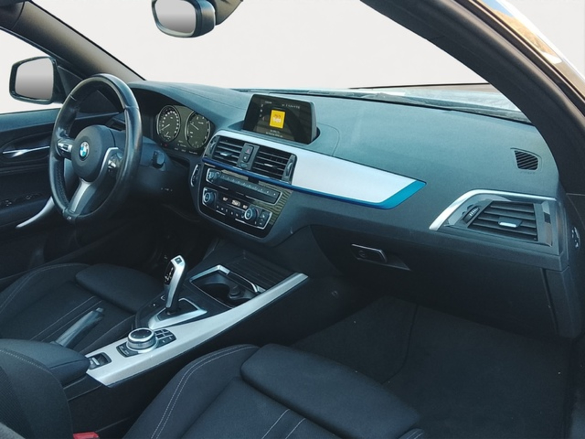 Renting BMW Serie 2 218d Cabrio 110 kW (150 CV)