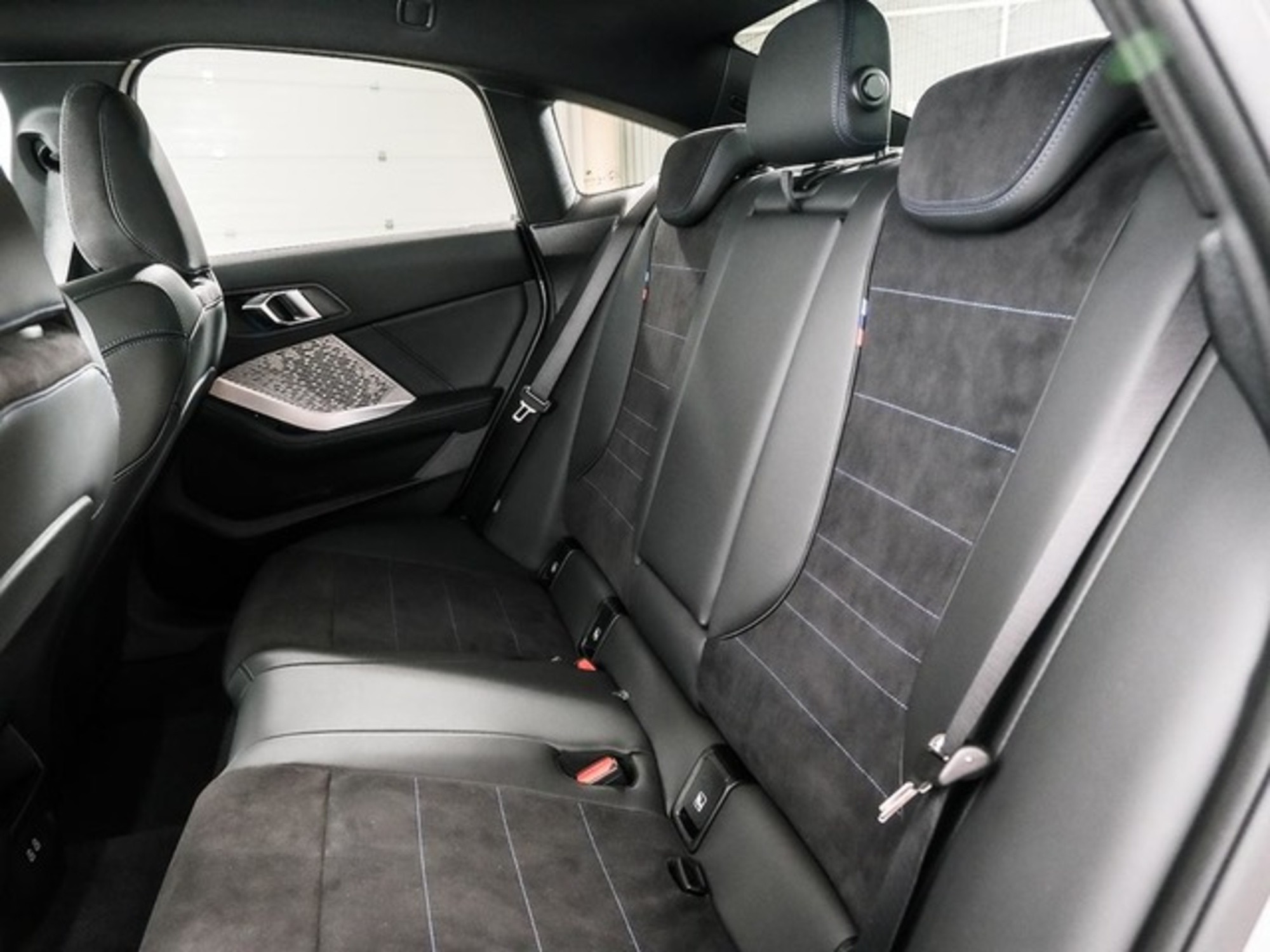 Renting BMW Serie 2 218d Gran Coupe 110 kW (150 CV) 10