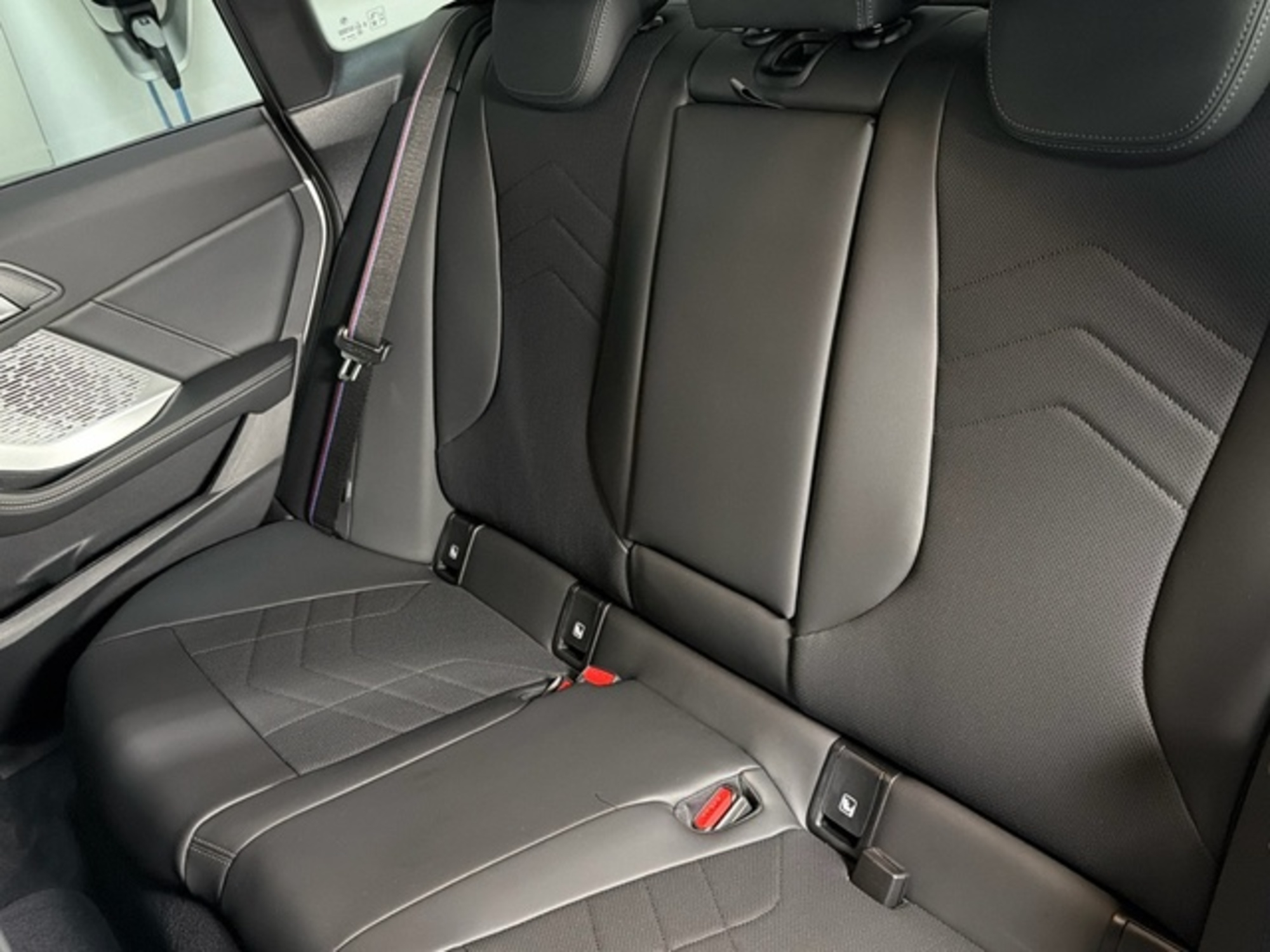Renting BMW Serie 2 218d Gran Coupe 110 kW (150 CV) 13