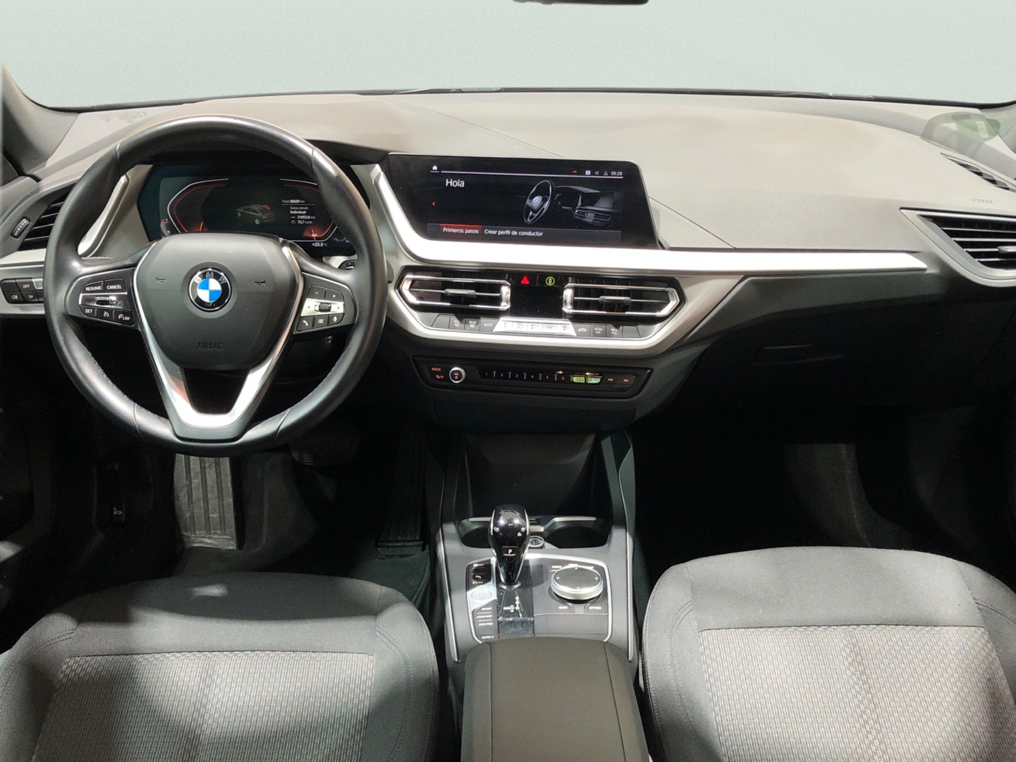 Renting BMW Serie 2 218d Gran Coupe 110 kW (150 CV) 14 1