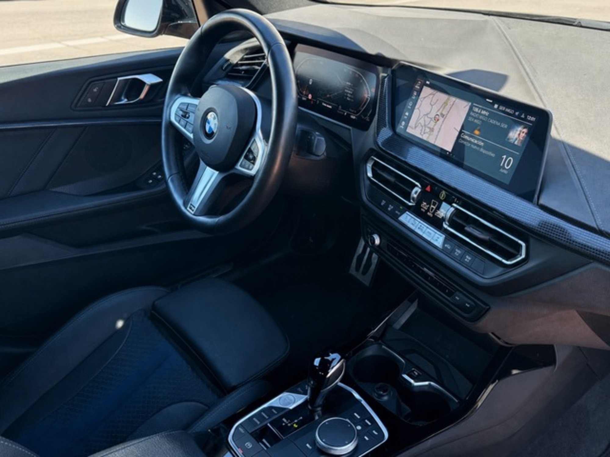 Renting BMW Serie 2 218d Gran Coupe 110 kW (150 CV) 2 1