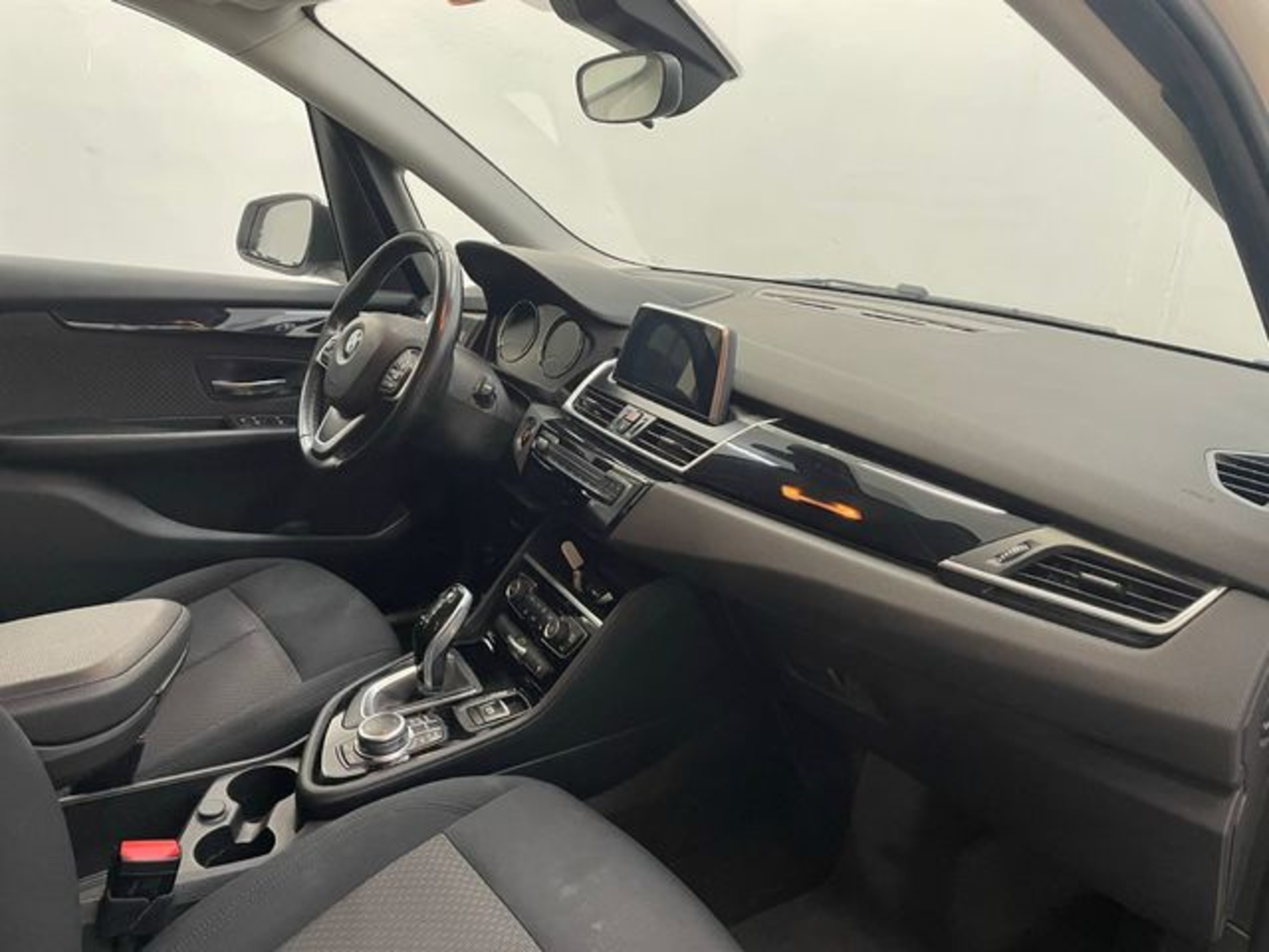 Renting BMW Serie 2 218d Gran Tourer 110 kW (150 CV) 1