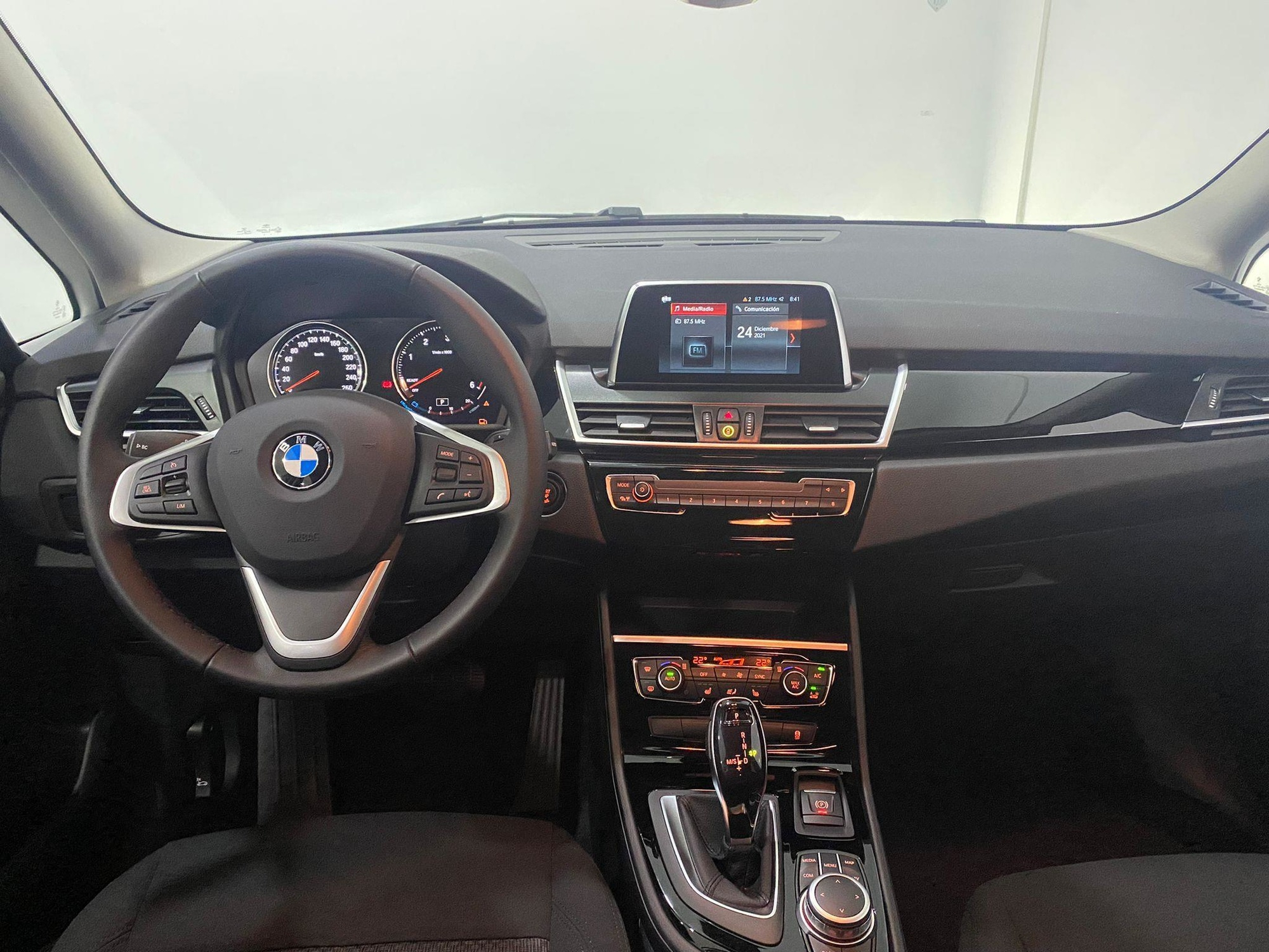 Renting BMW Serie 2 218d Gran Tourer 110 kW (150 CV) 2