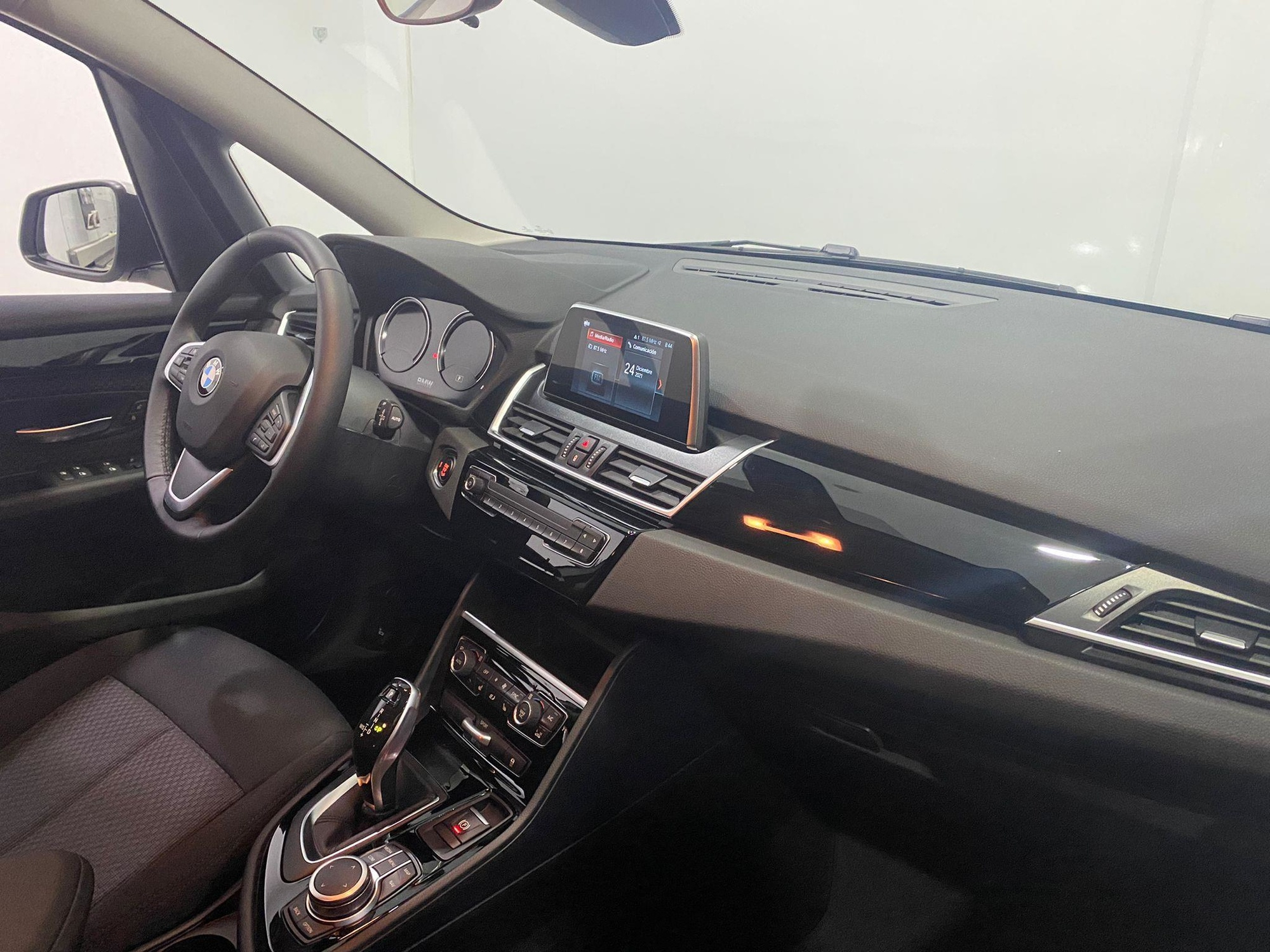 Renting BMW Serie 2 218d Gran Tourer 110 kW (150 CV) 2