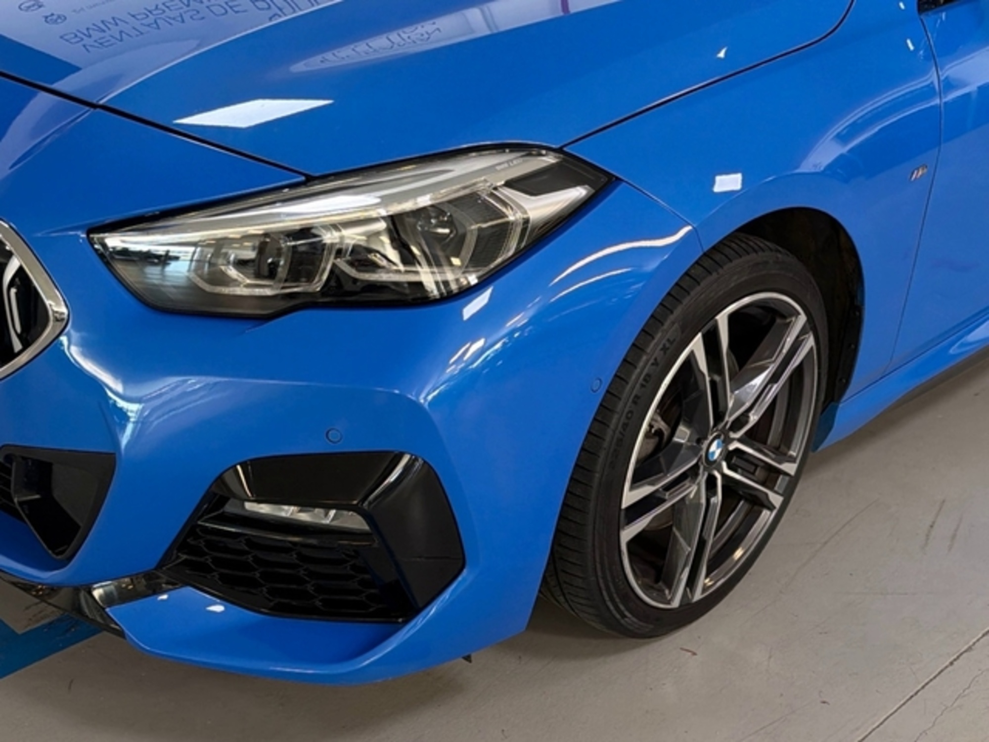 Renting BMW Serie 2 218i Gran Coupe 103 kW (140 CV) 1