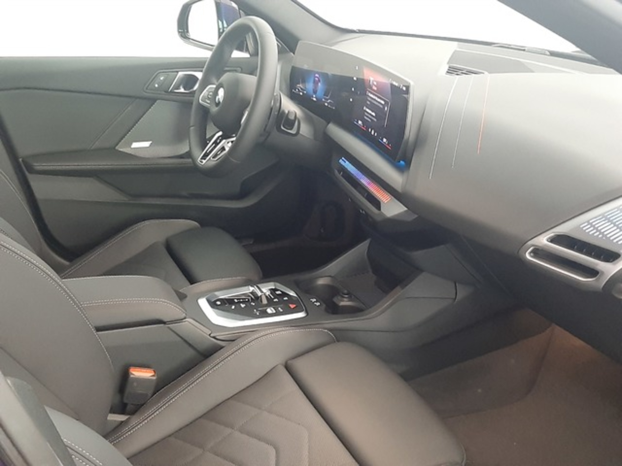 Renting BMW Serie 2 220d Gran Coupe 120 kW (163 CV) 5 3