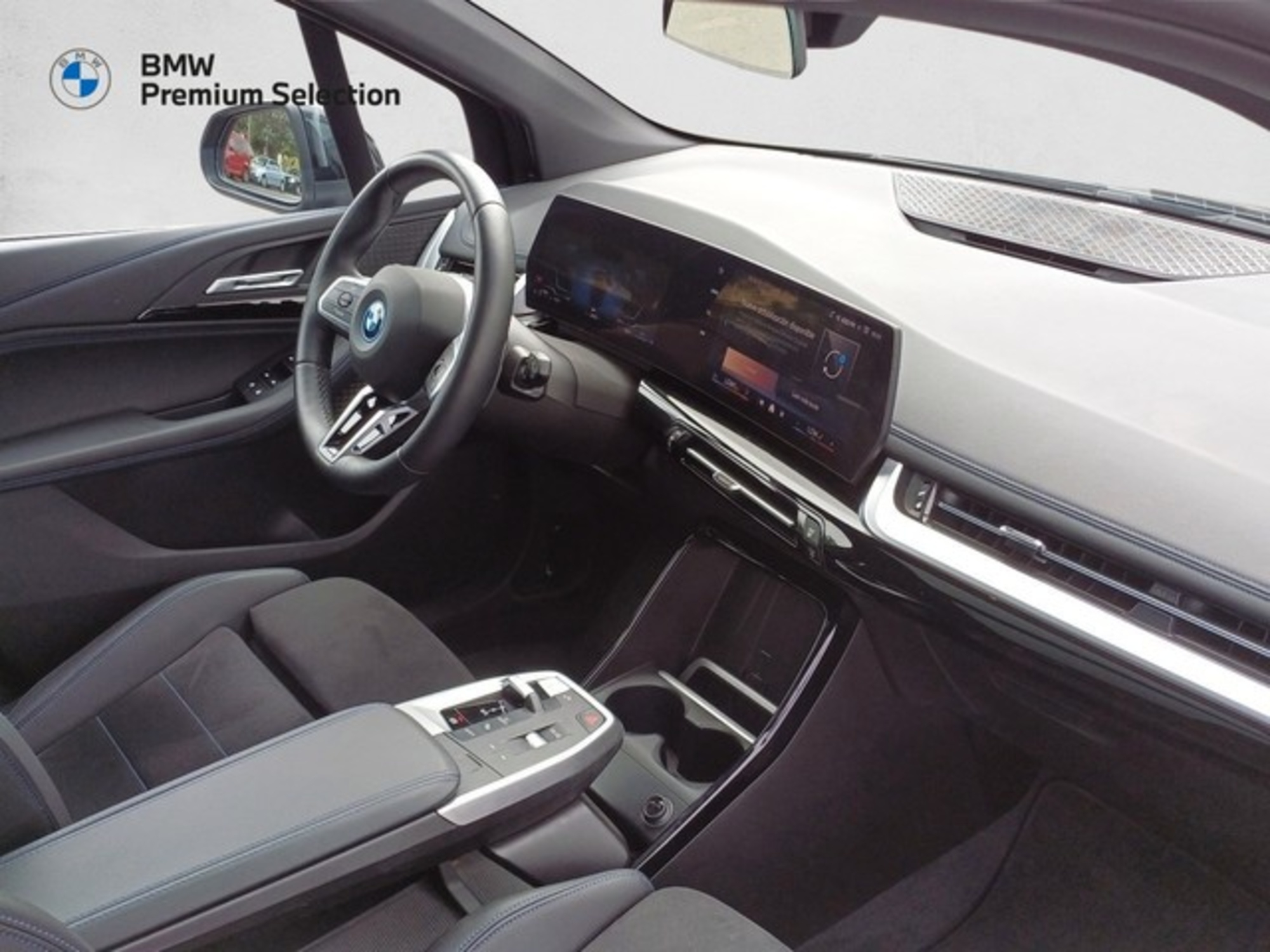 Renting BMW Serie 2 230e Active Tourer xDrive 240 kW (326 CV) 1 1