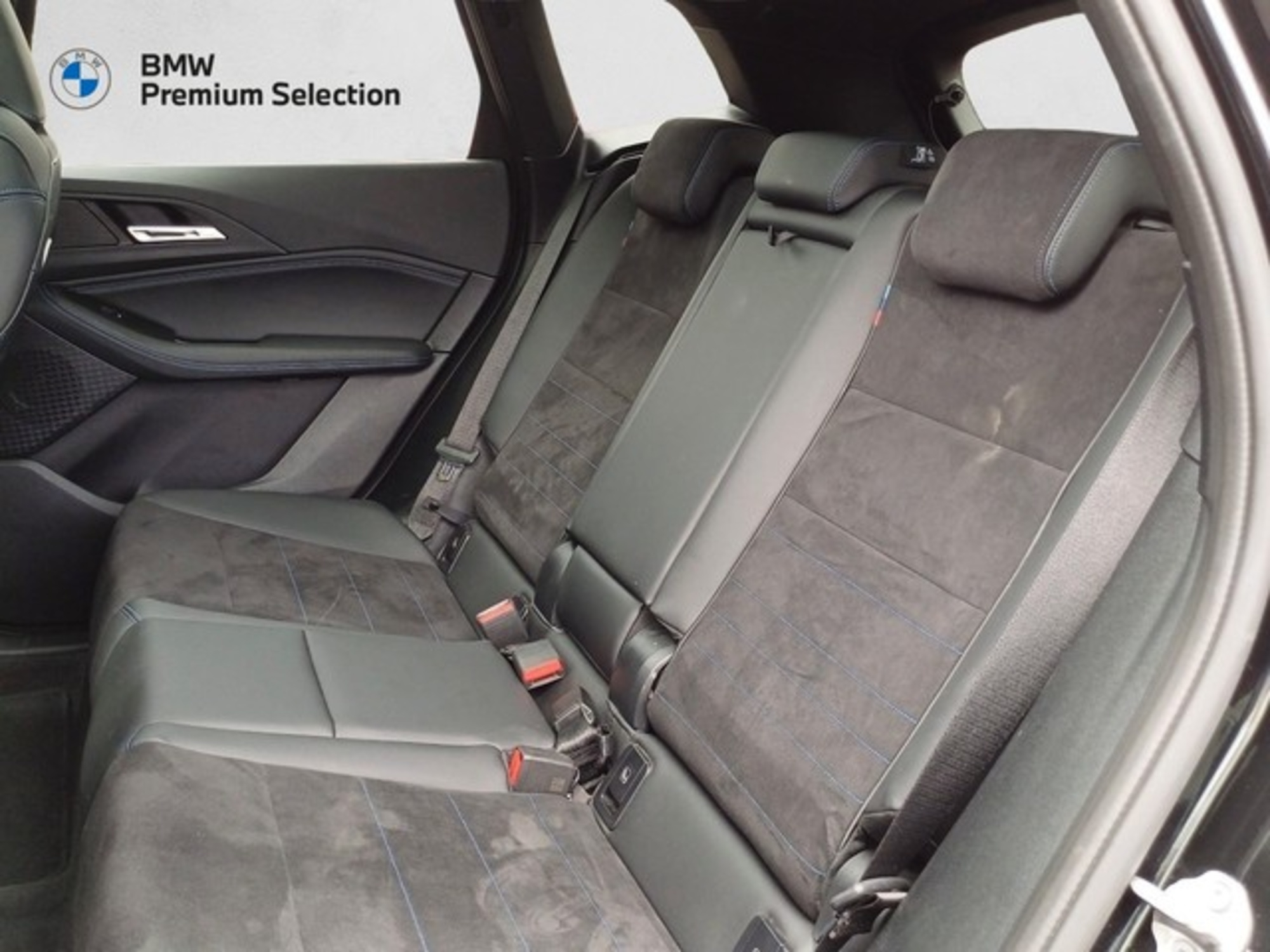 Renting BMW Serie 2 230e Active Tourer xDrive 240 kW (326 CV) 1 1