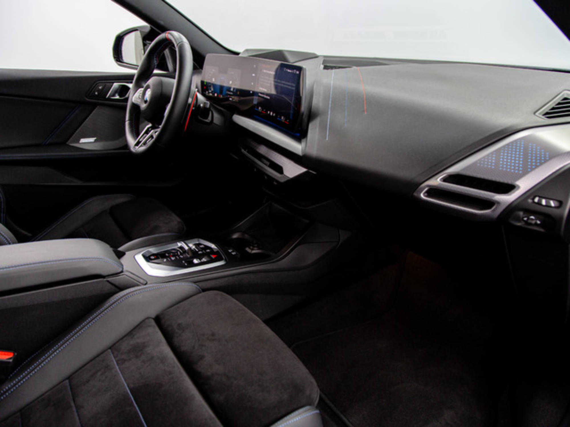 Renting BMW Serie 2 M235i xDrive Gran Coupe 221 kW (300 CV) 1