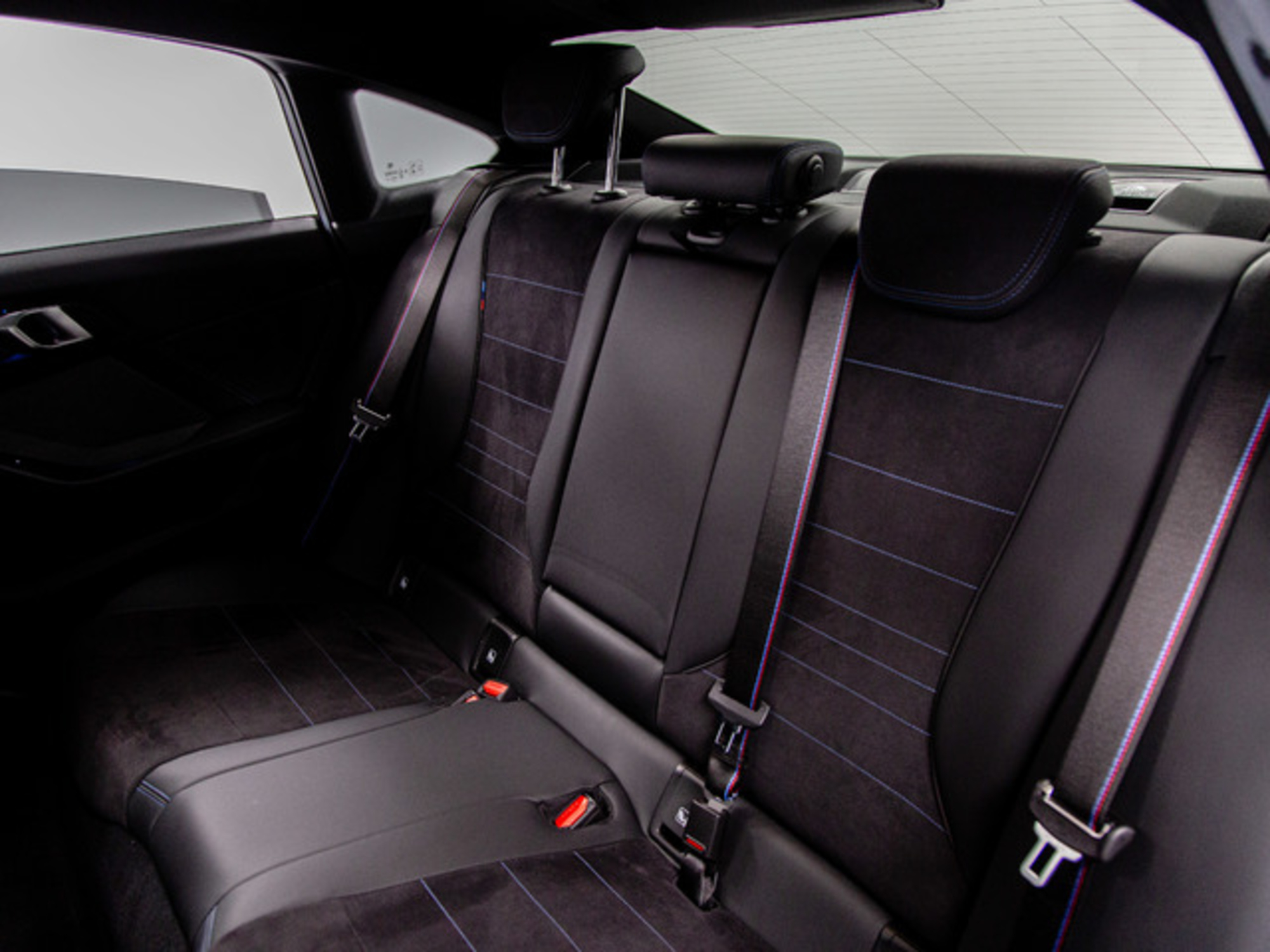 Renting BMW Serie 2 M235i xDrive Gran Coupe 221 kW (300 CV) 1