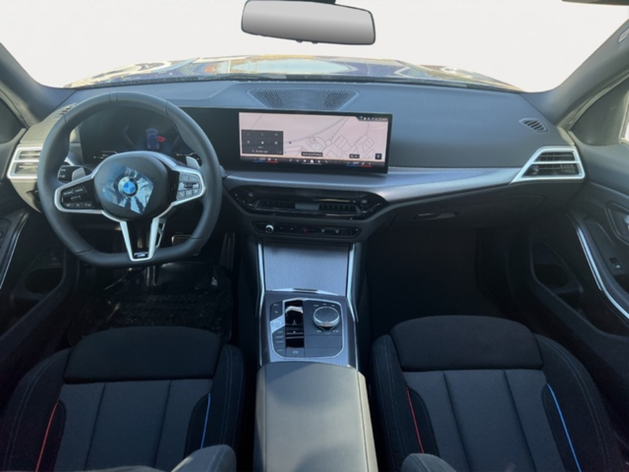 Renting BMW Serie 3 318d 110 kW (150 CV) 11 3