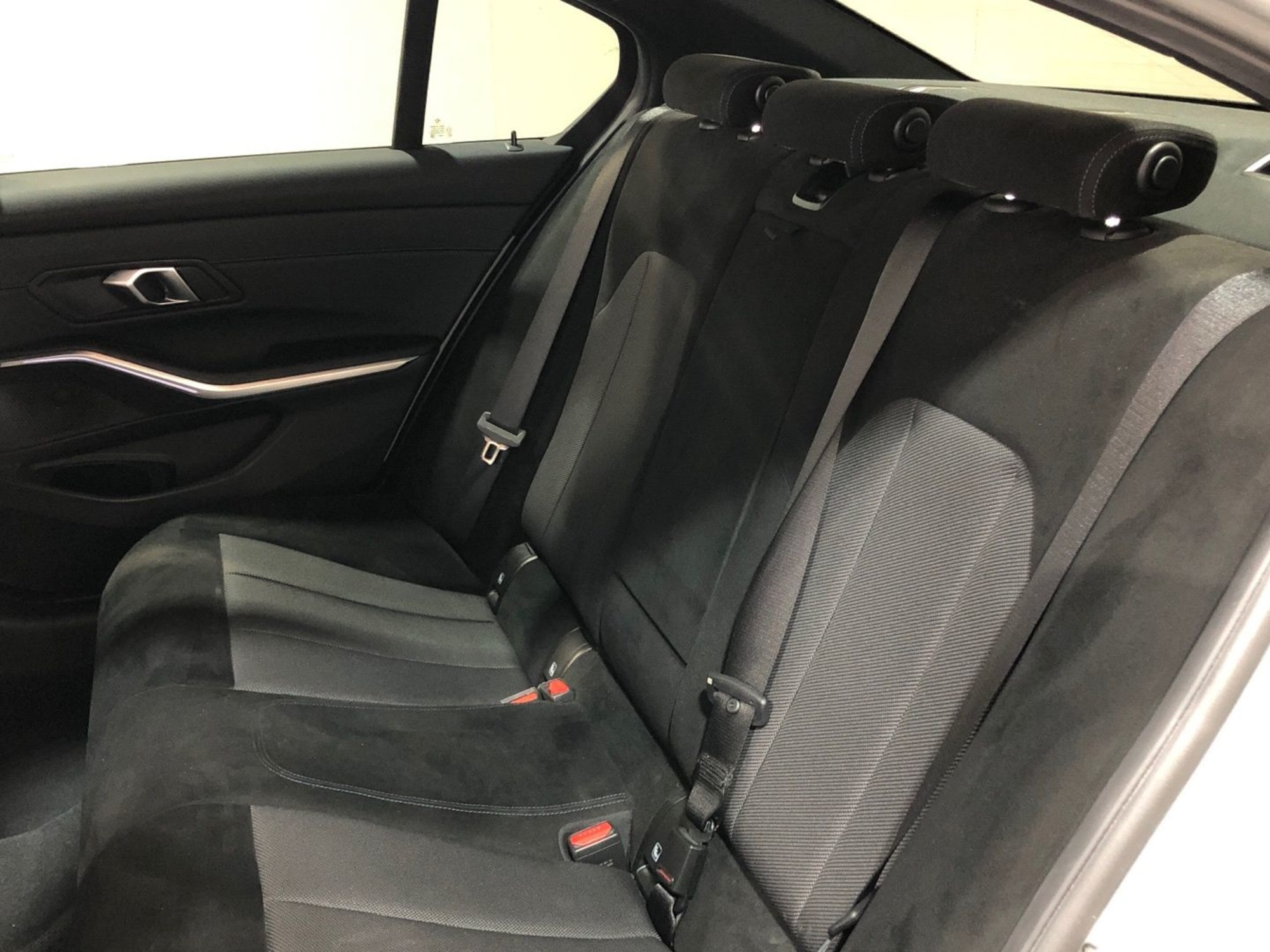 Renting BMW Serie 3 318d 110 kW (150 CV) 29