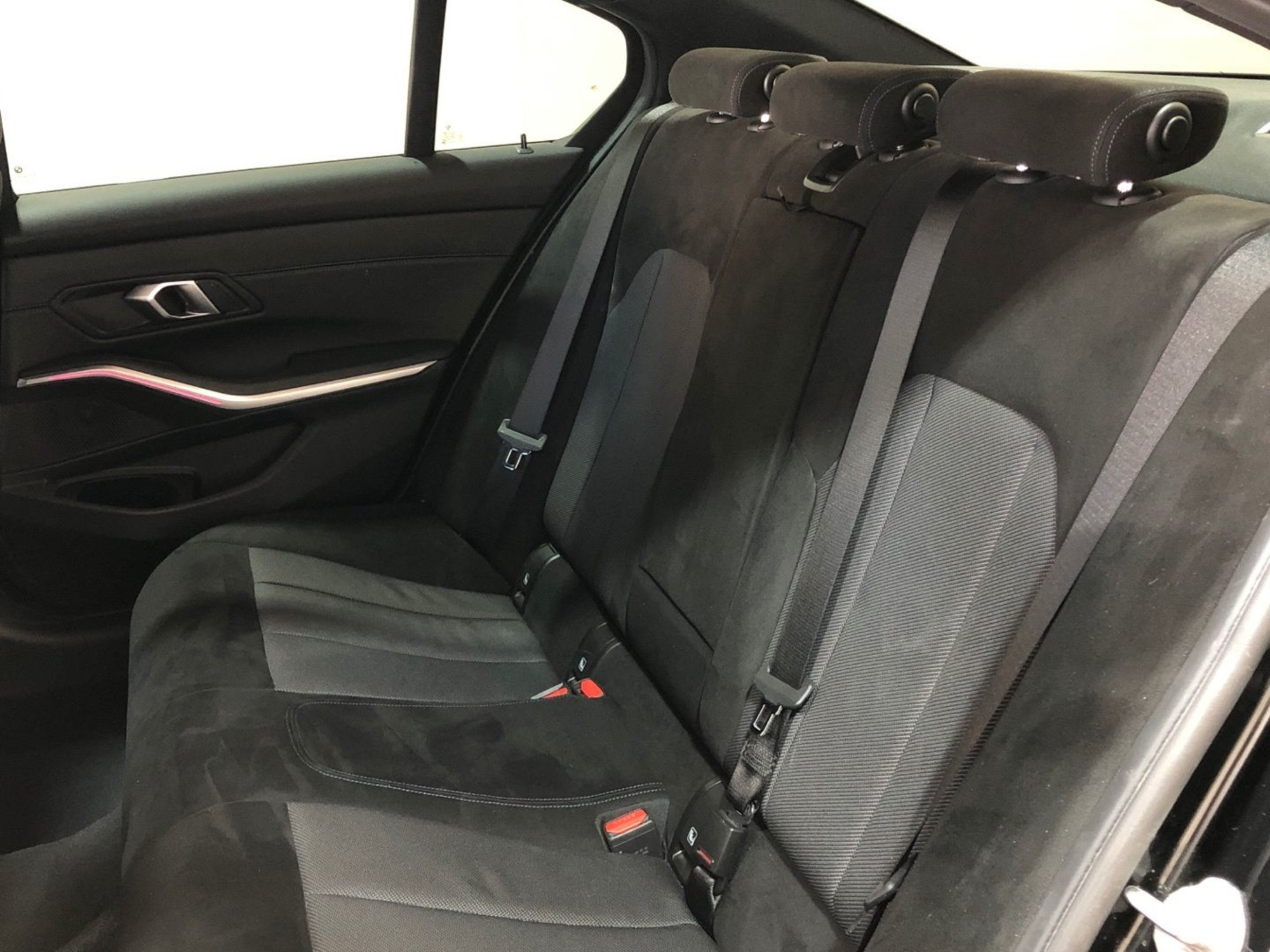 Renting BMW Serie 3 318d 110 kW (150 CV) 30