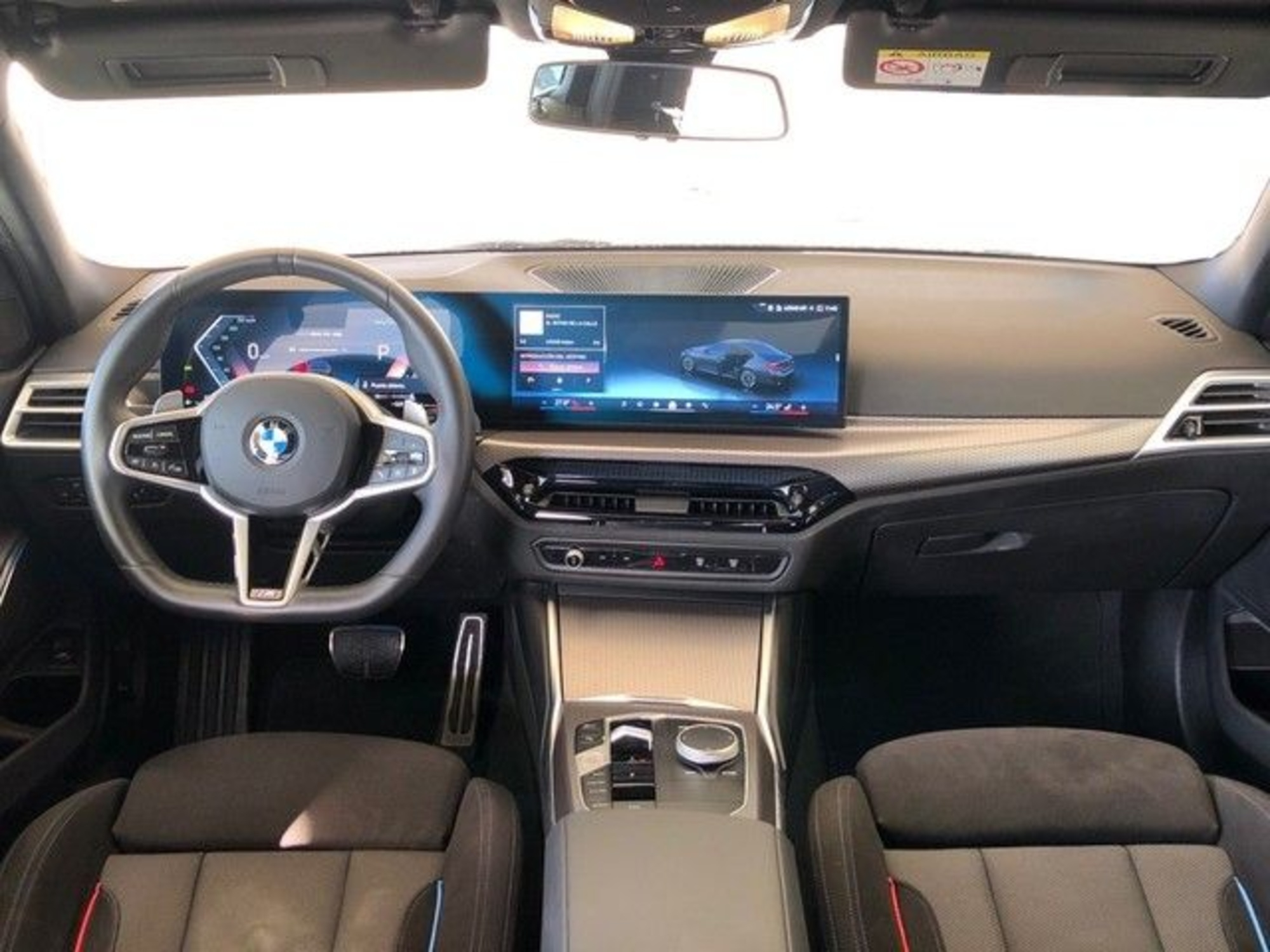Renting BMW Serie 3 318d 110 kW (150 CV) 32