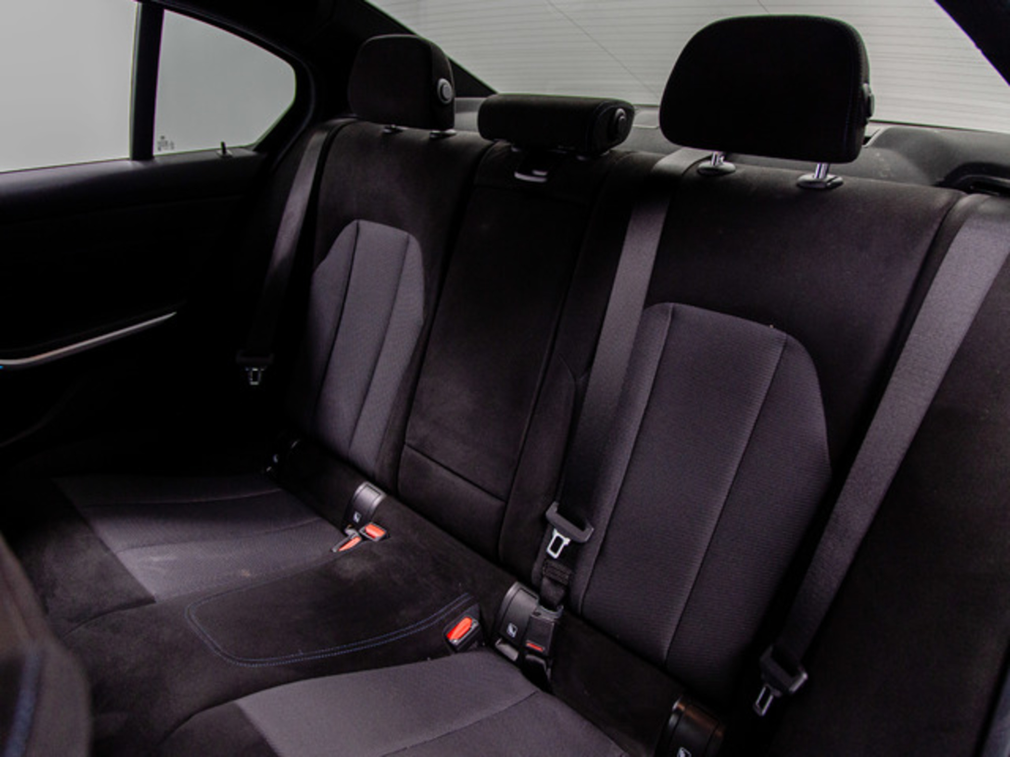 Renting BMW Serie 3 318d 110 kW (150 CV) 1