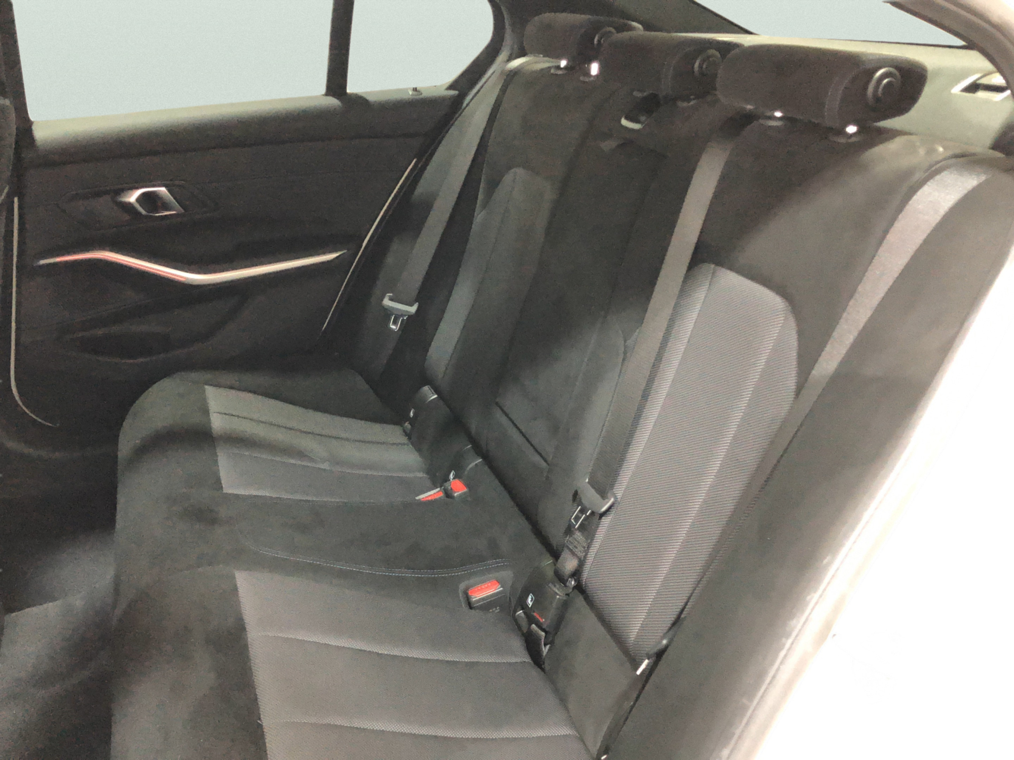 Renting BMW Serie 3 318d 110 kW (150 CV) 19
