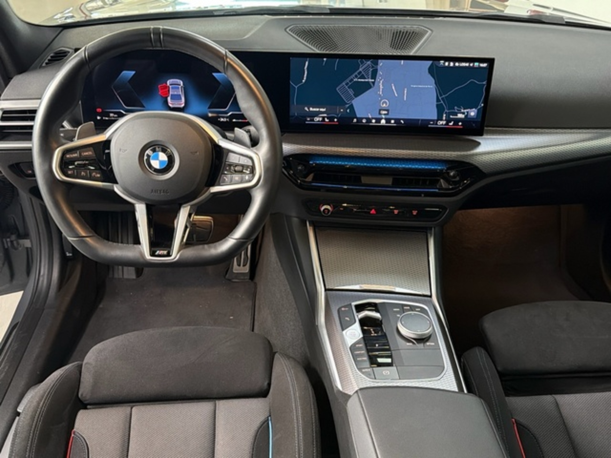 Renting BMW Serie 3 318d 110 kW (150 CV) 22
