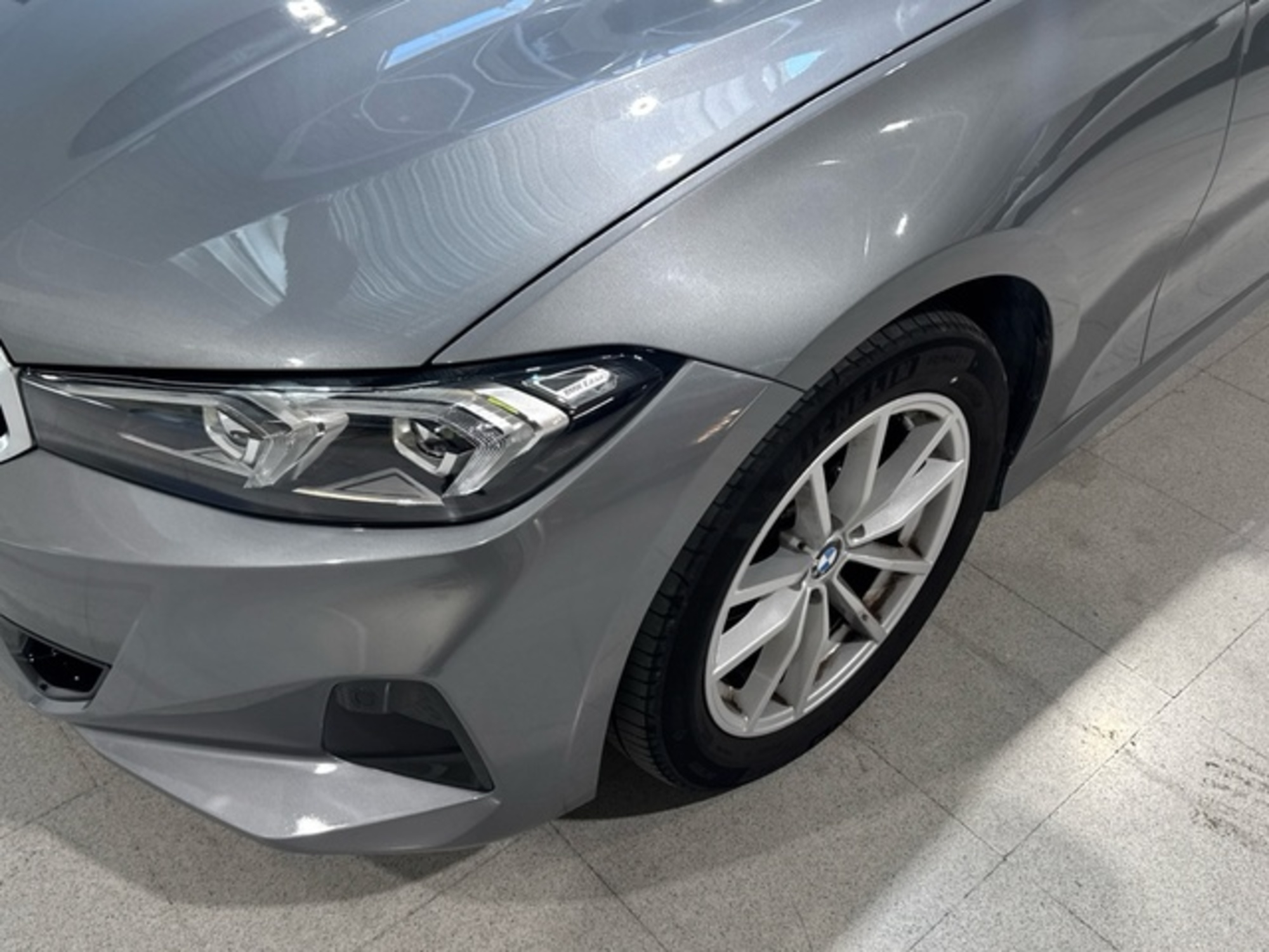 Renting BMW Serie 3 318d 110 kW (150 CV) 6 1