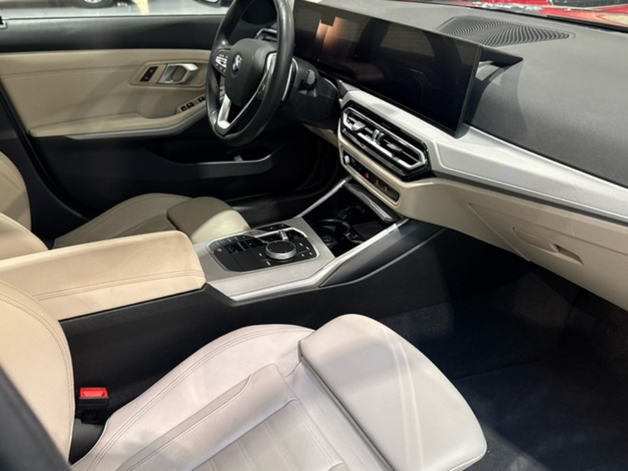 Renting BMW Serie 3 318d 110 kW (150 CV) 6 1