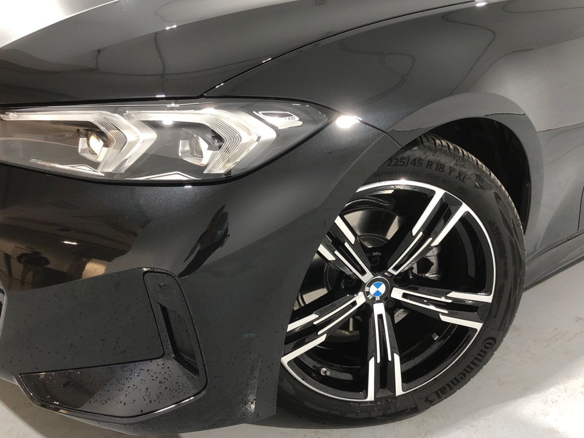 Renting BMW Serie 3 318d Touring 110 kW (150 CV) 5 6