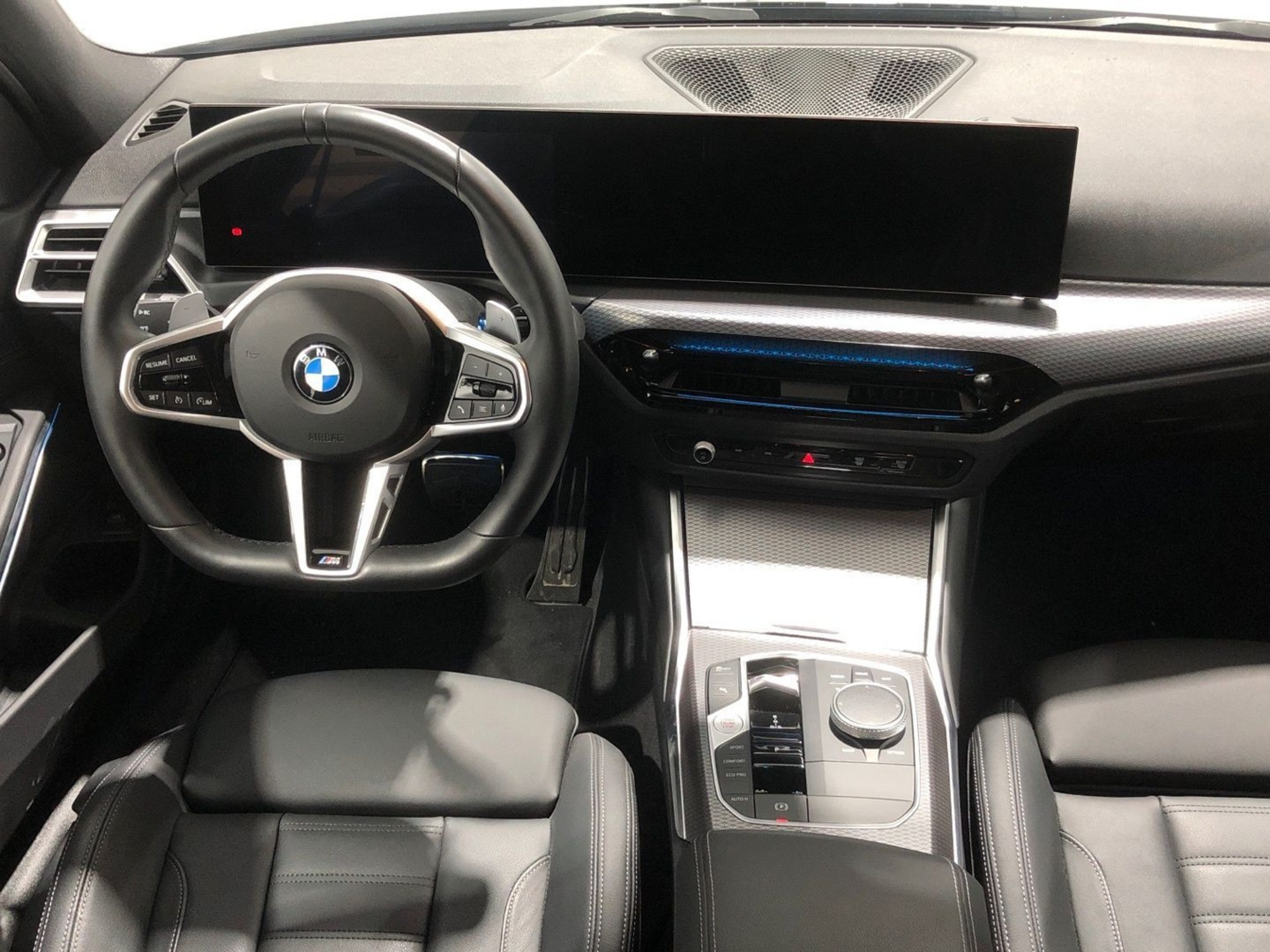 Renting BMW Serie 3 318d Touring 110 kW (150 CV) 5 6
