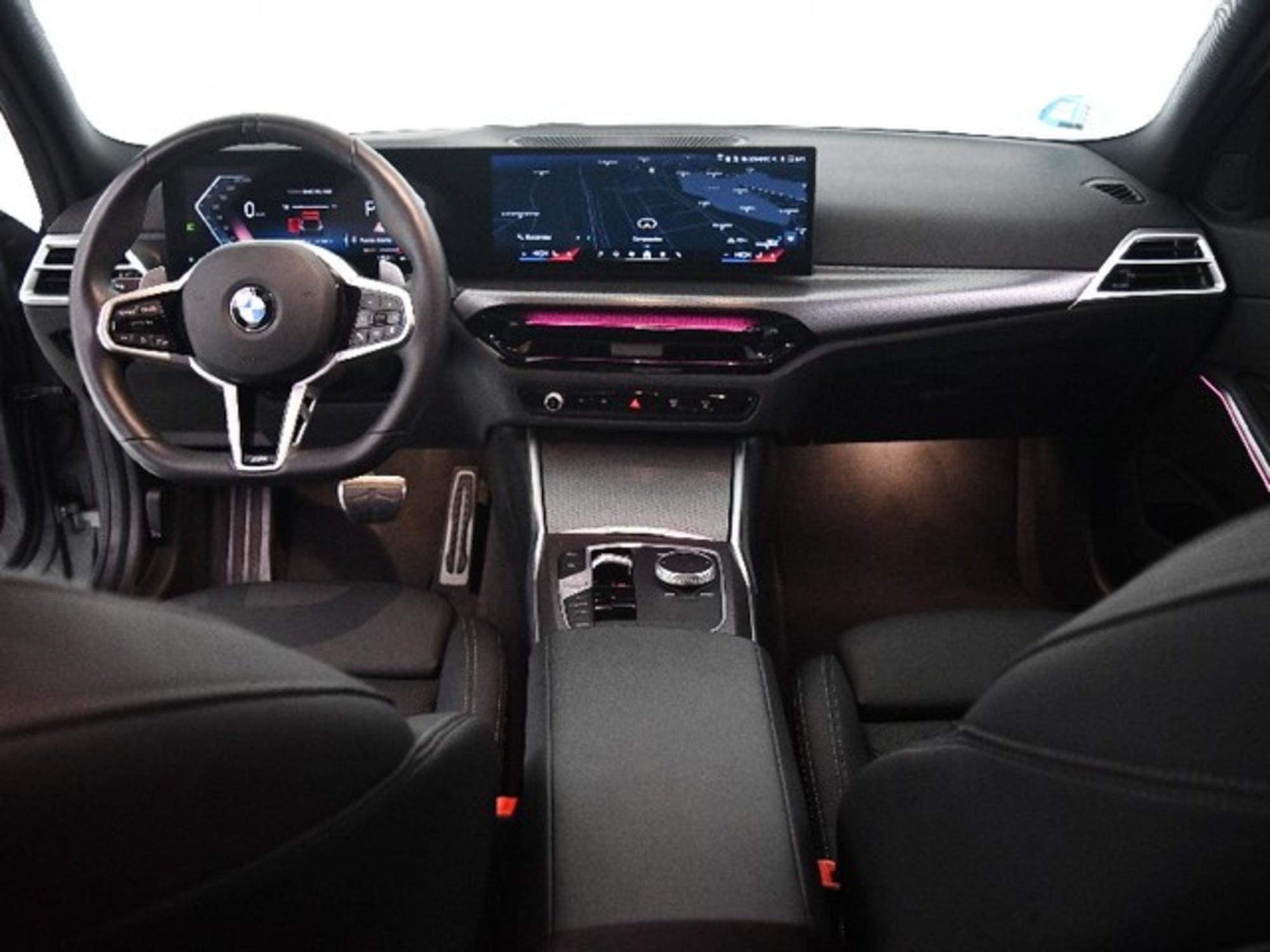 Renting BMW Serie 3 318d Touring 110 kW (150 CV) 6 2