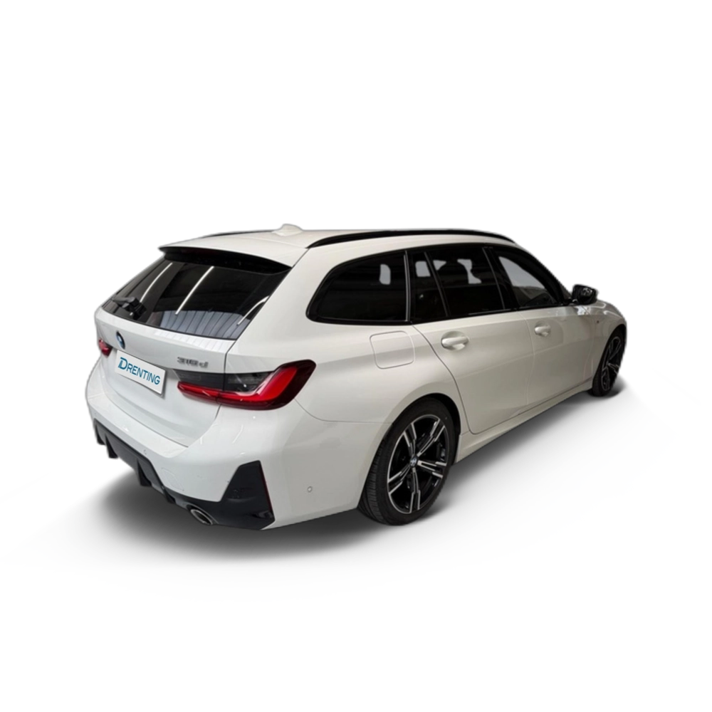 Renting BMW Serie 3 318d Touring 110 kW (150 CV) 6 3