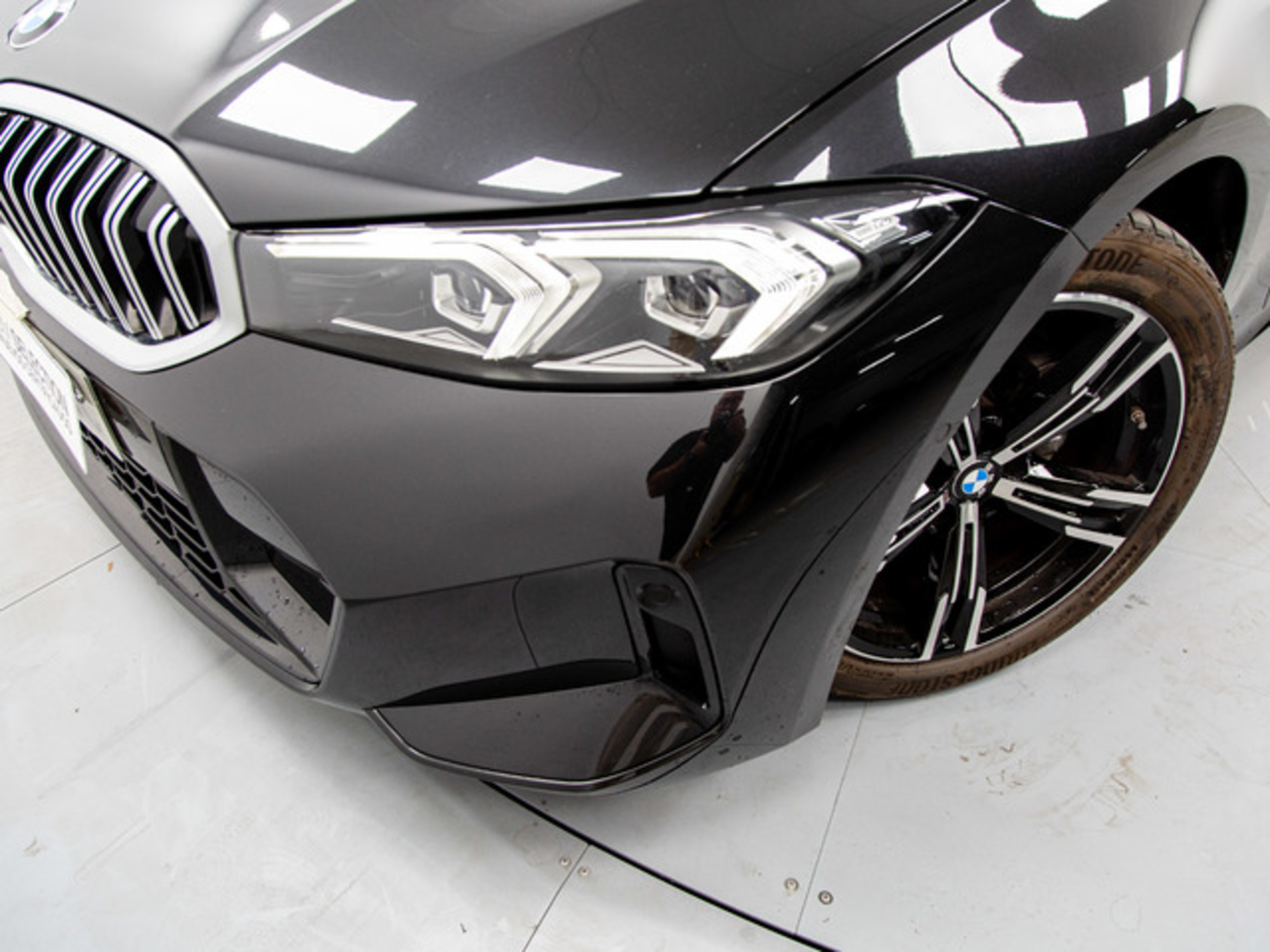 Renting BMW Serie 3 318d Touring 110 kW (150 CV) 6 5
