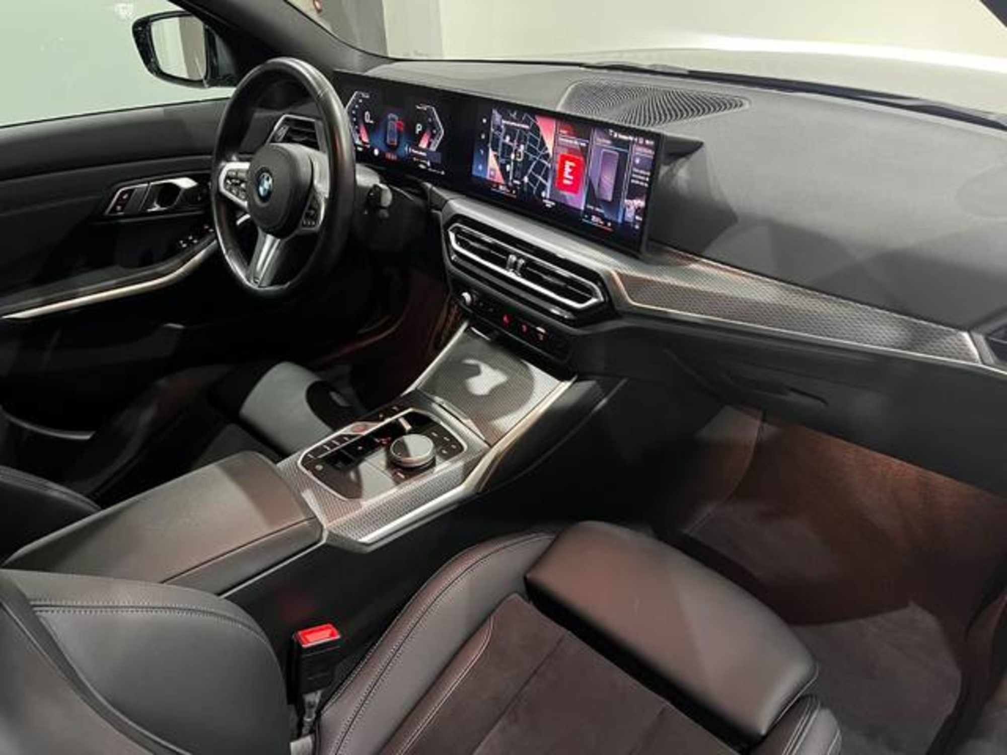 Renting BMW Serie 3 320d 140 kW (190 CV) 1