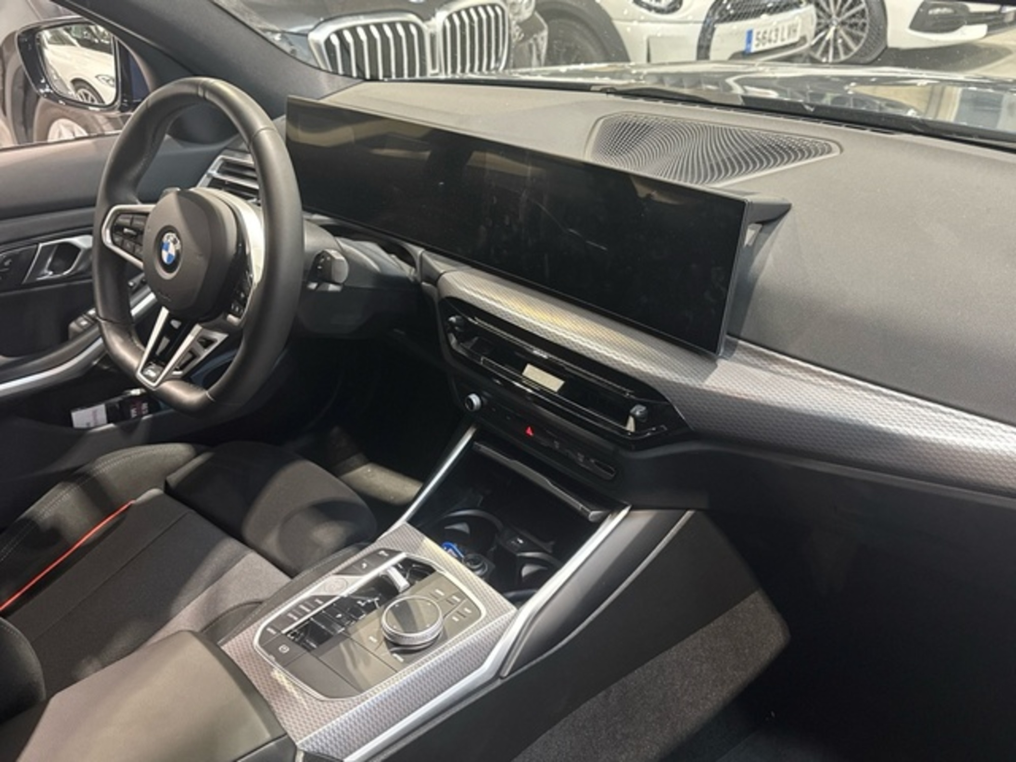Renting BMW Serie 3 320d 140 kW (190 CV) 2 2