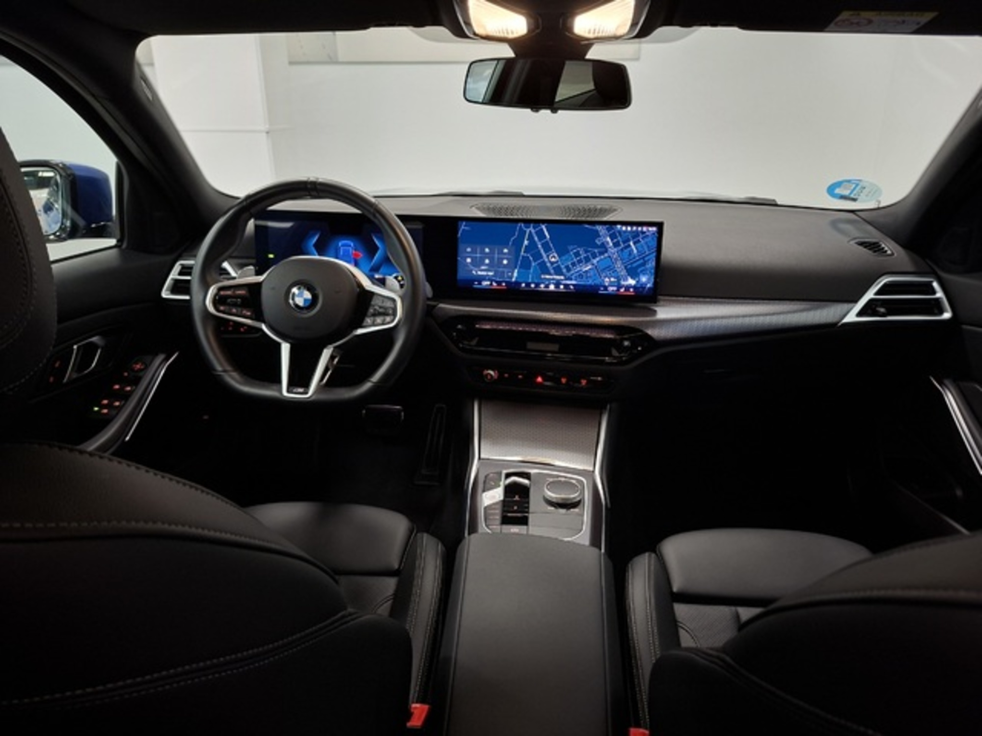 Renting BMW Serie 3 320d 140 kW (190 CV) 5 1