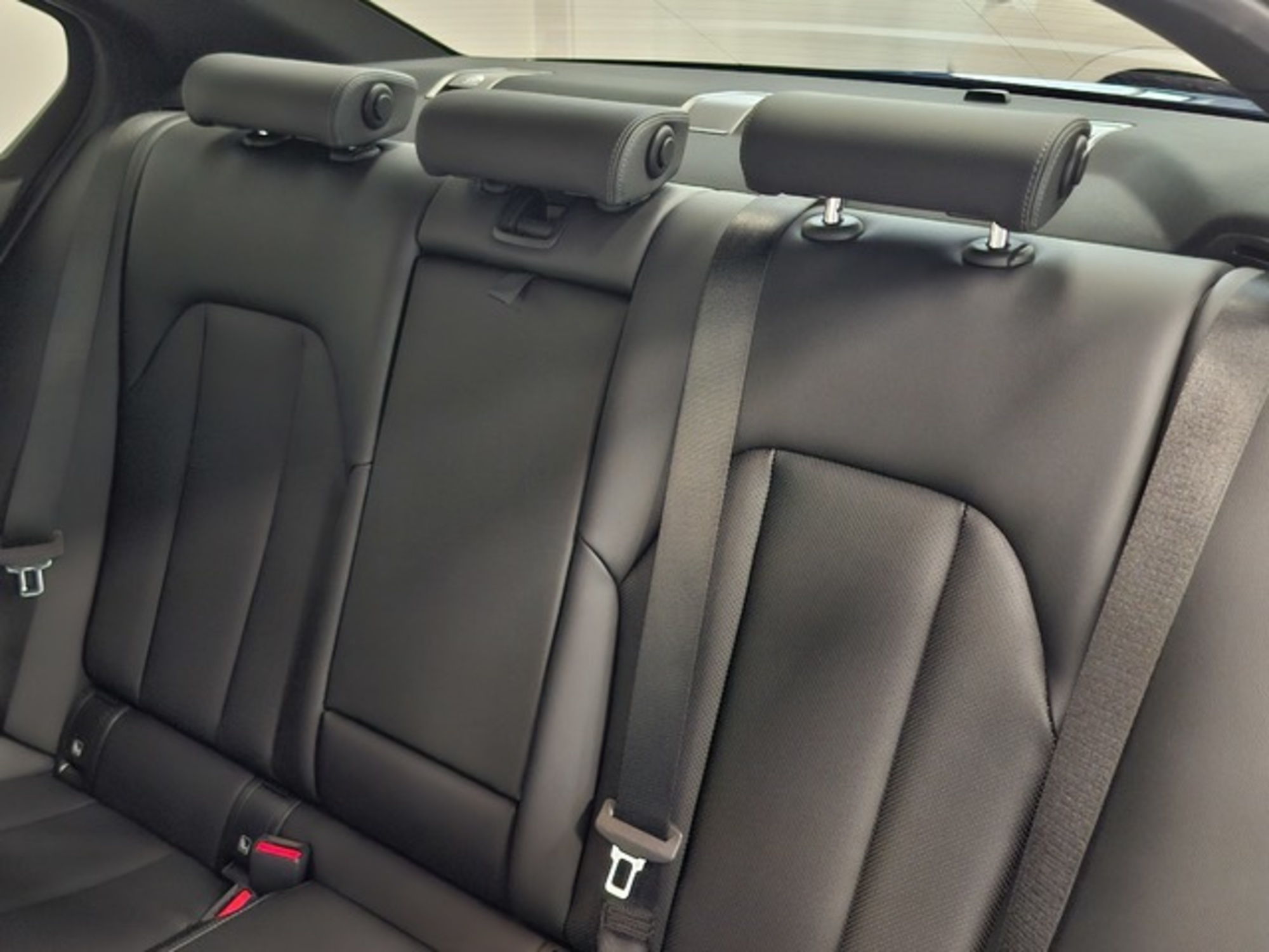 Renting BMW Serie 3 320d 140 kW (190 CV) 5 1