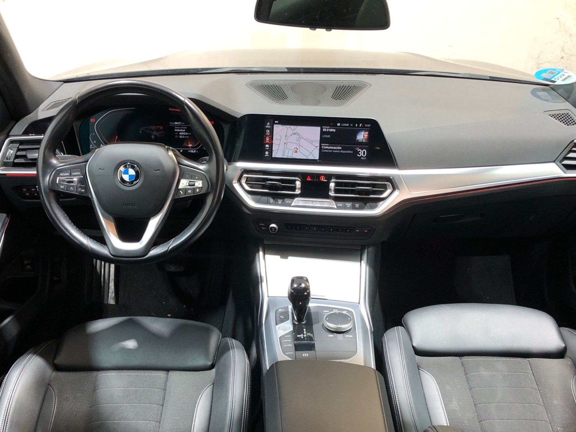 Renting BMW Serie 3 320d 140 kW (190 CV) 5 3